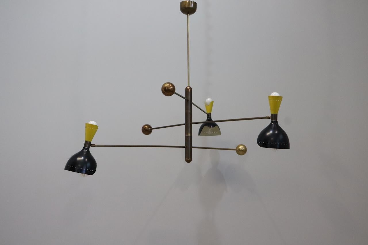 Stilnovo Style Midcentury Three-Arm Brass Italian Chandelier, 1960 In Excellent Condition In Rovereta, Repubblica di San Marino