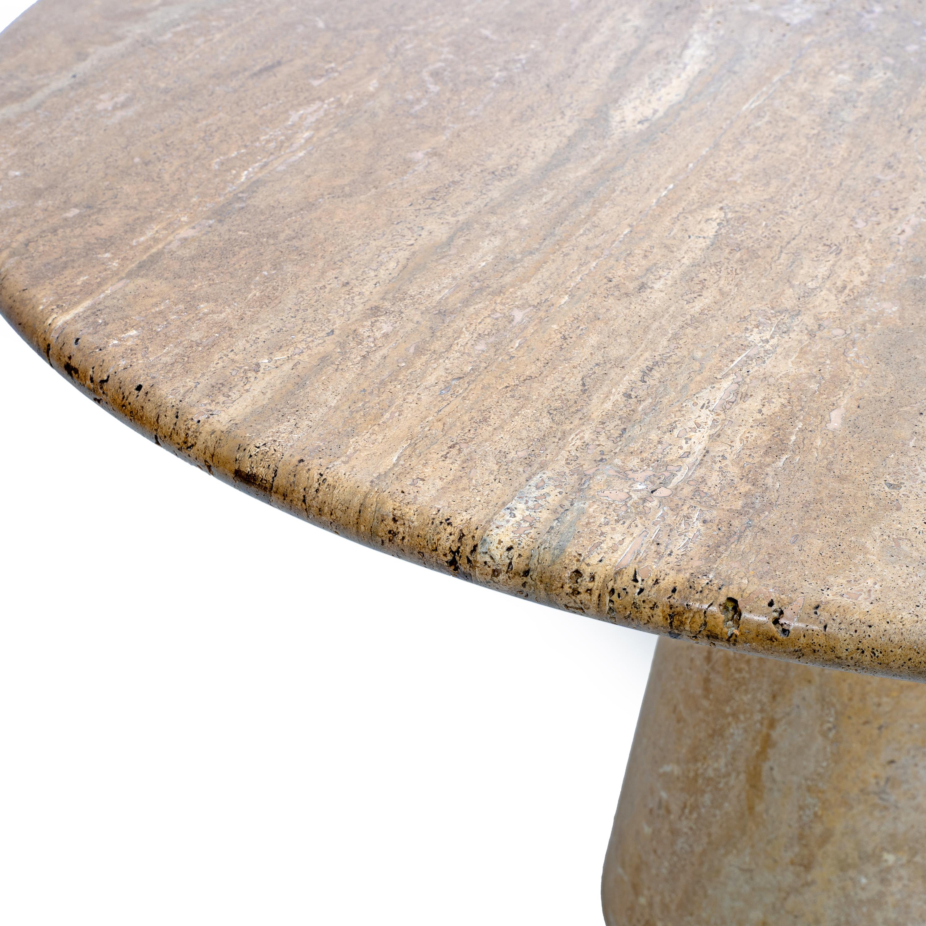 Attributed to Angelo Mangiarotti Travertine Round Dining Table, 70s In Good Condition For Sale In Puglia, Puglia