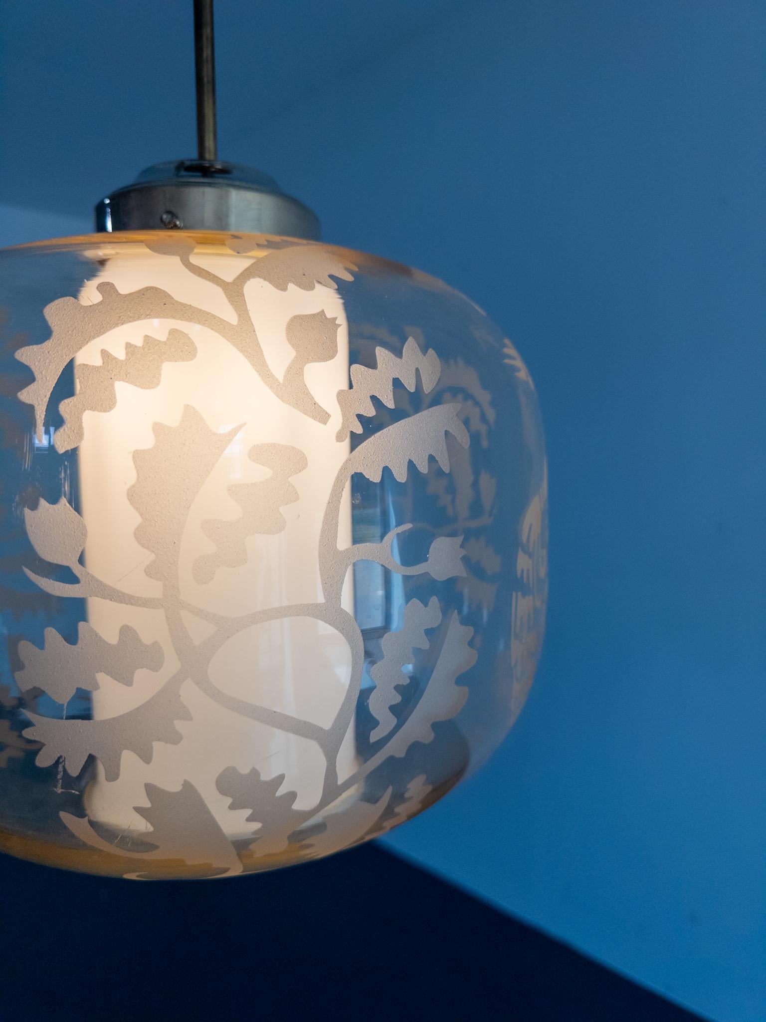 Atribuido a Arvid Böhlmarks Lampfabrik - Colgante de vidrio grabado 