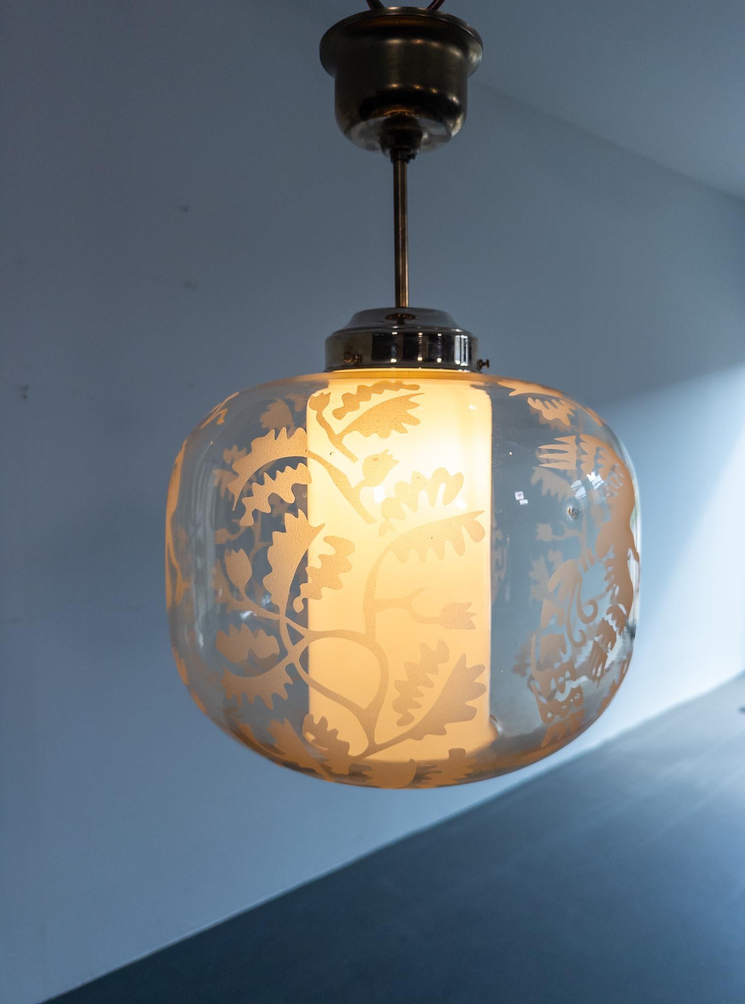 Atribuido a Arvid Böhlmarks Lampfabrik - Colgante de vidrio grabado 