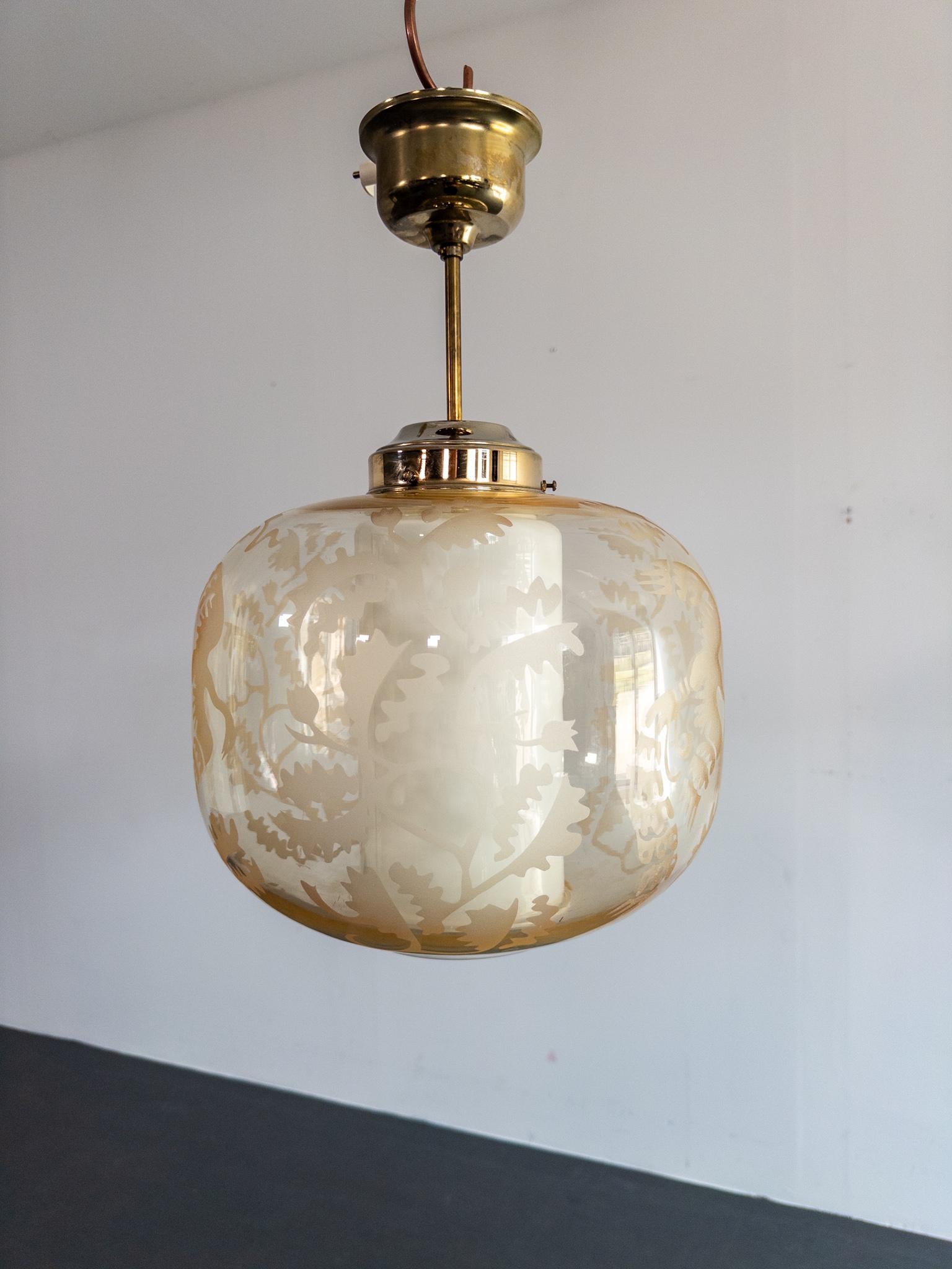 Atribuido a Arvid Böhlmarks Lampfabrik - Colgante de vidrio grabado 