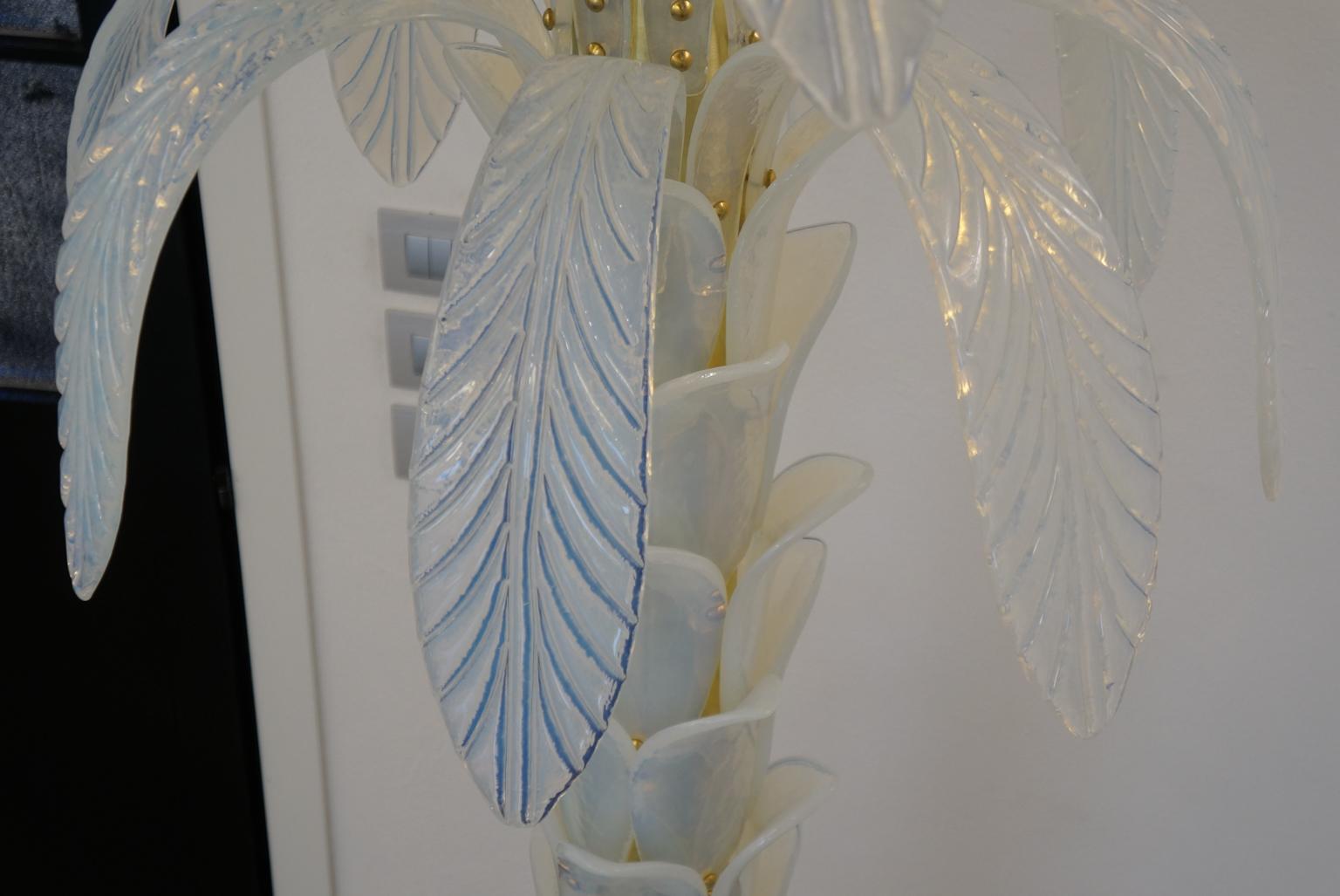 Barovier zugeschrieben, Opaline Palm, zwei Stehlampen aus Muranoglas, 1990er Jahre im Angebot 12