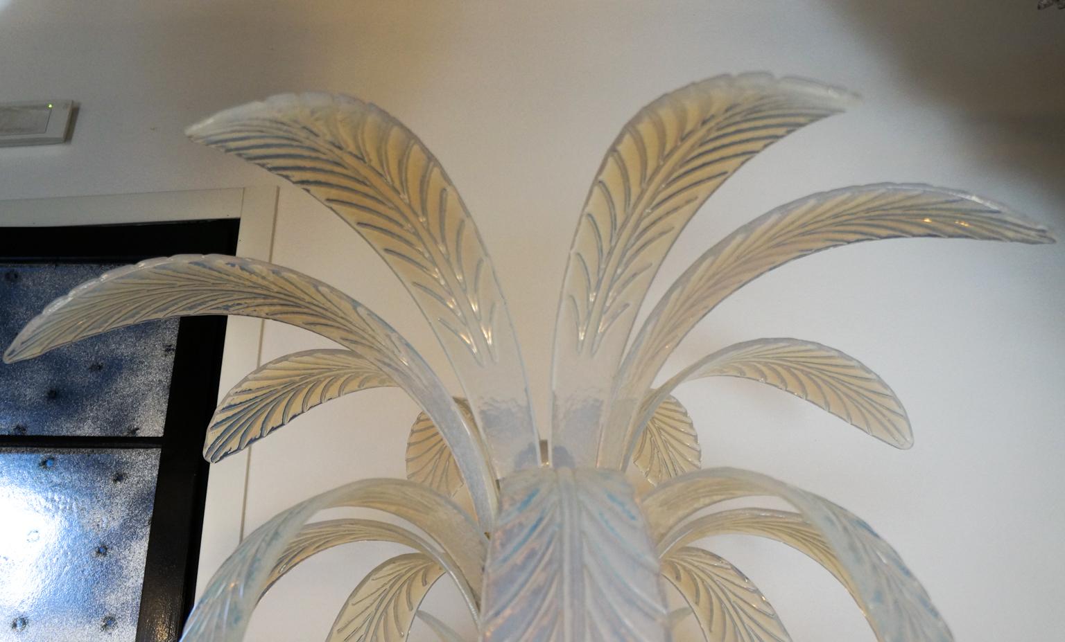 Barovier zugeschrieben, Opaline Palm, zwei Stehlampen aus Muranoglas, 1990er Jahre im Angebot 1