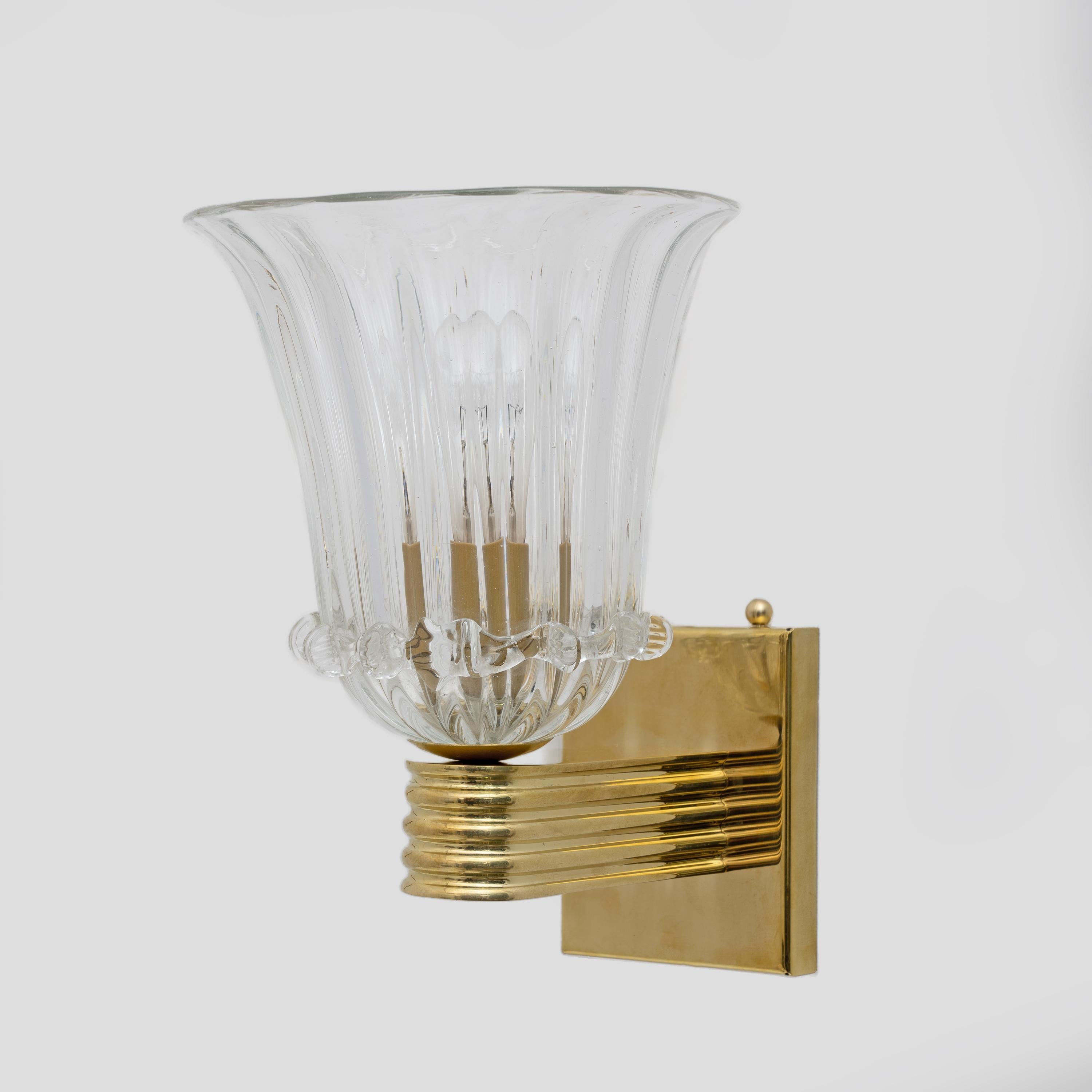 Attribuée à Barovier&Toso Paire d'appliques en laiton et verre de Murano Excellent état - En vente à Puglia, Puglia