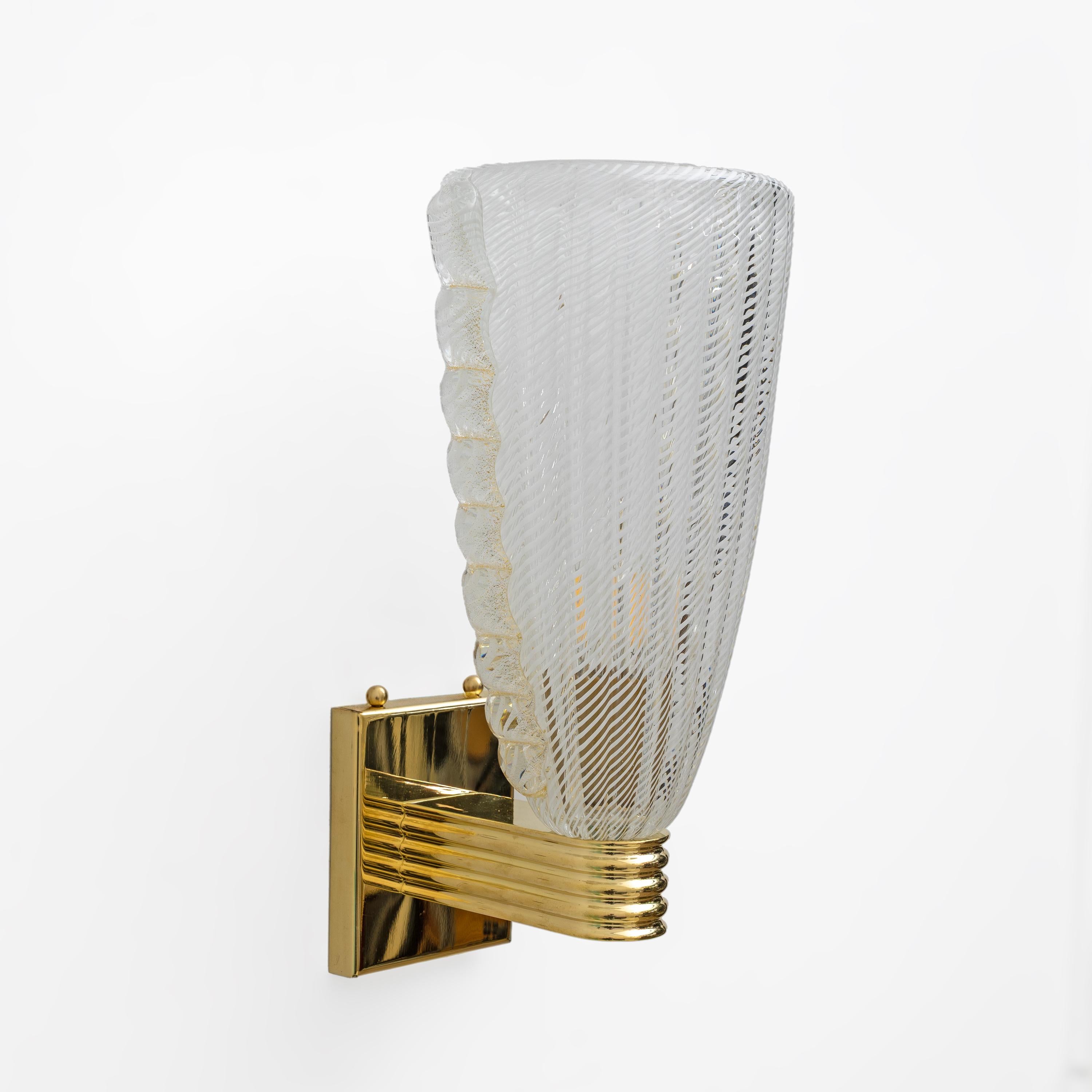 Contemporain Attribué à Barovier & Toso Appliques en laiton et verre de Murano 