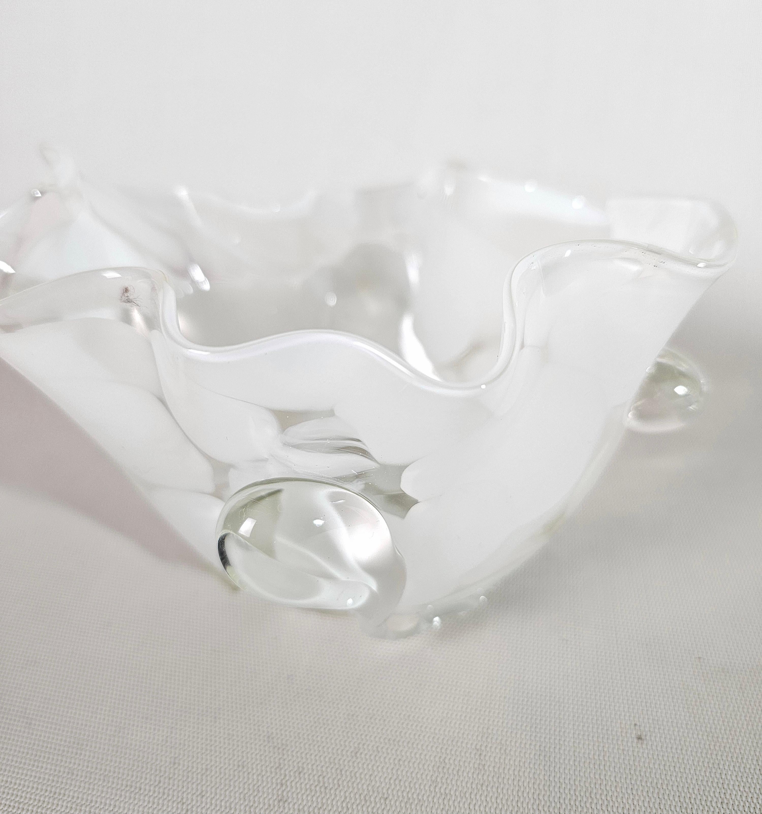 Mid-Century Modern Attributed to Barovier & Toso Cartoccio Bowl Murano Glass Mid-Century Italy 1970 For Sale