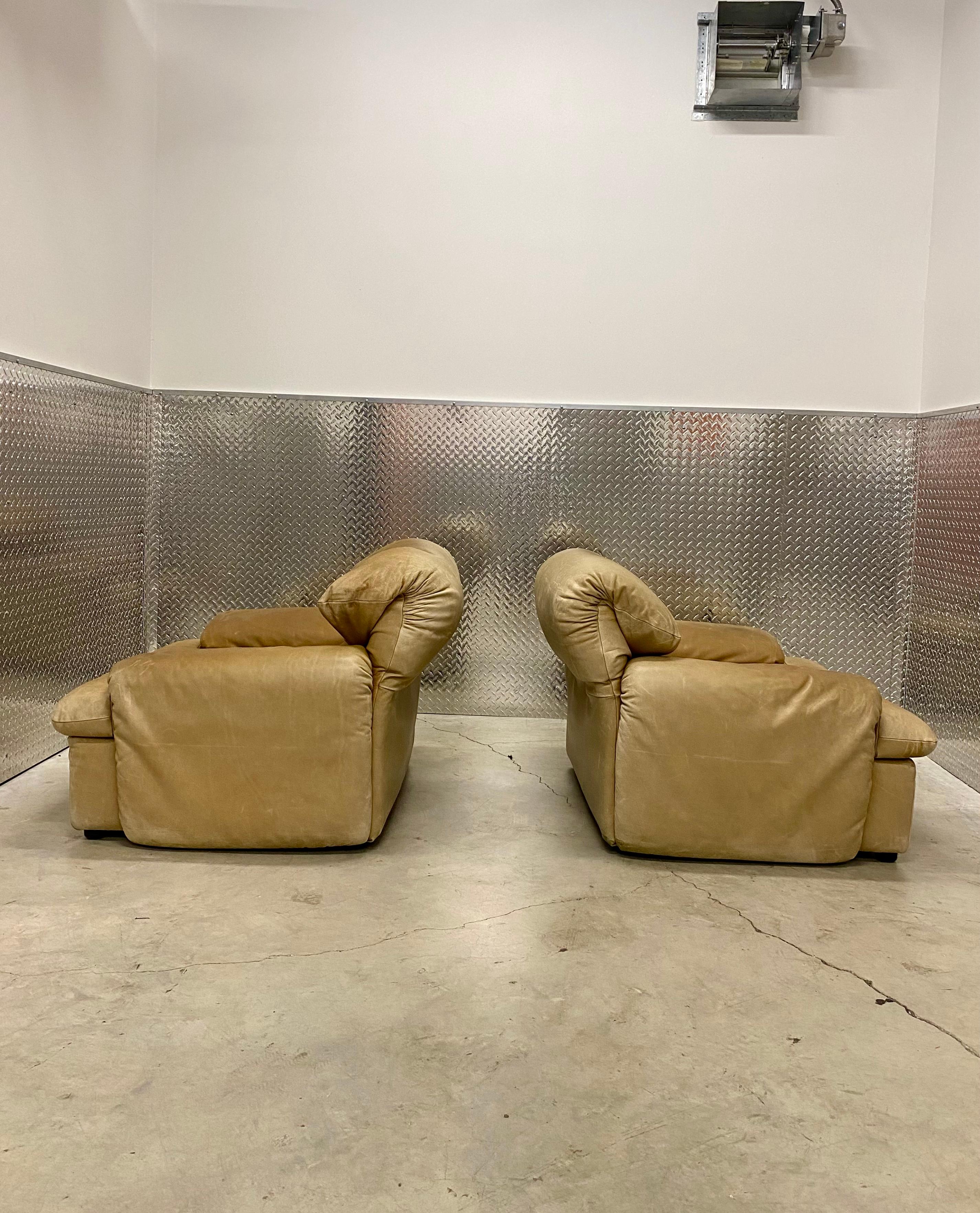 Italian Attributed to Cassina Rare Cube Maralunga Leather Chairs and Ottoman, Set of 3 For Sale