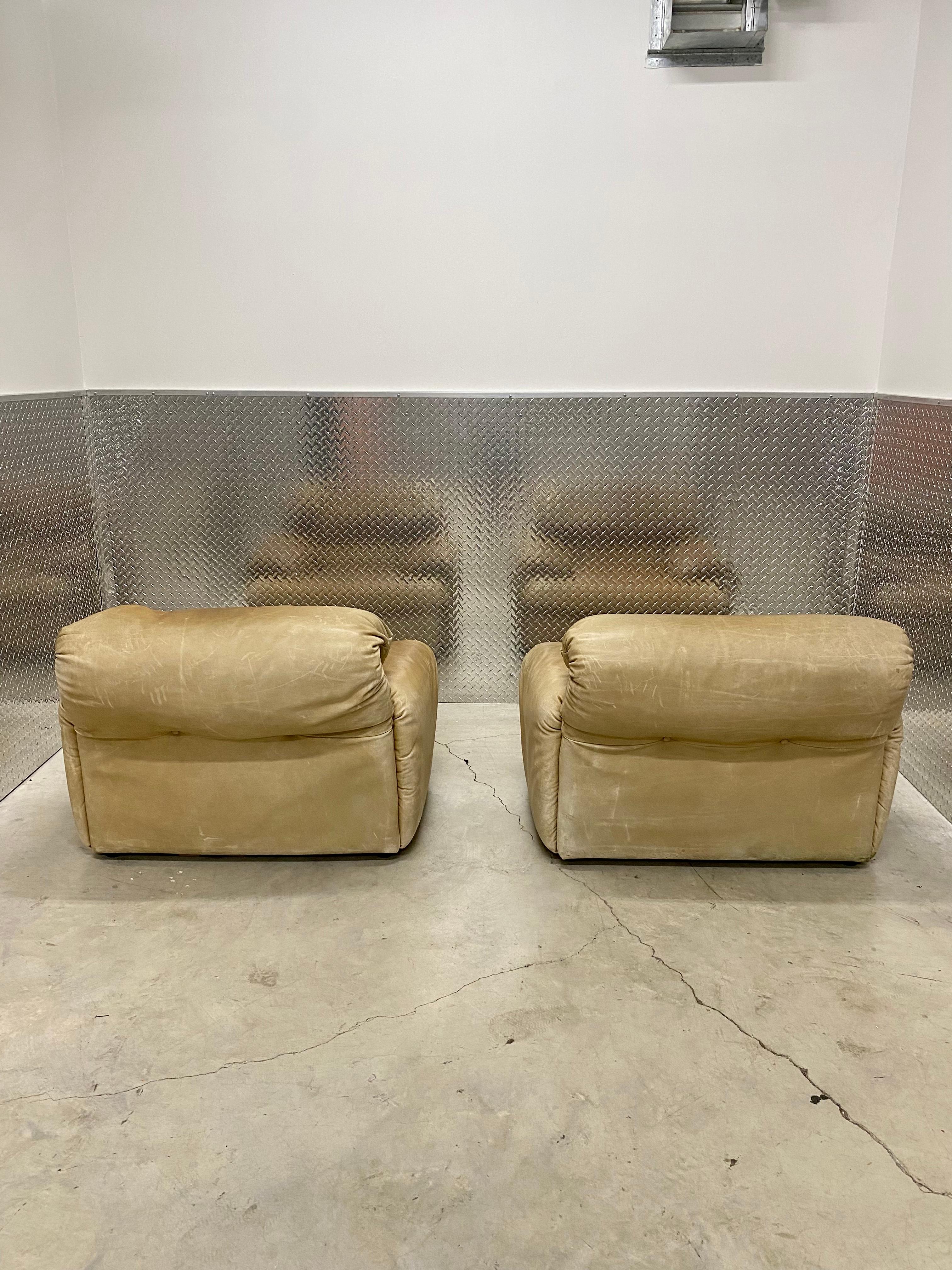 Late 20th Century Attributed to Cassina Rare Cube Maralunga Leather Chairs and Ottoman, Set of 3 For Sale