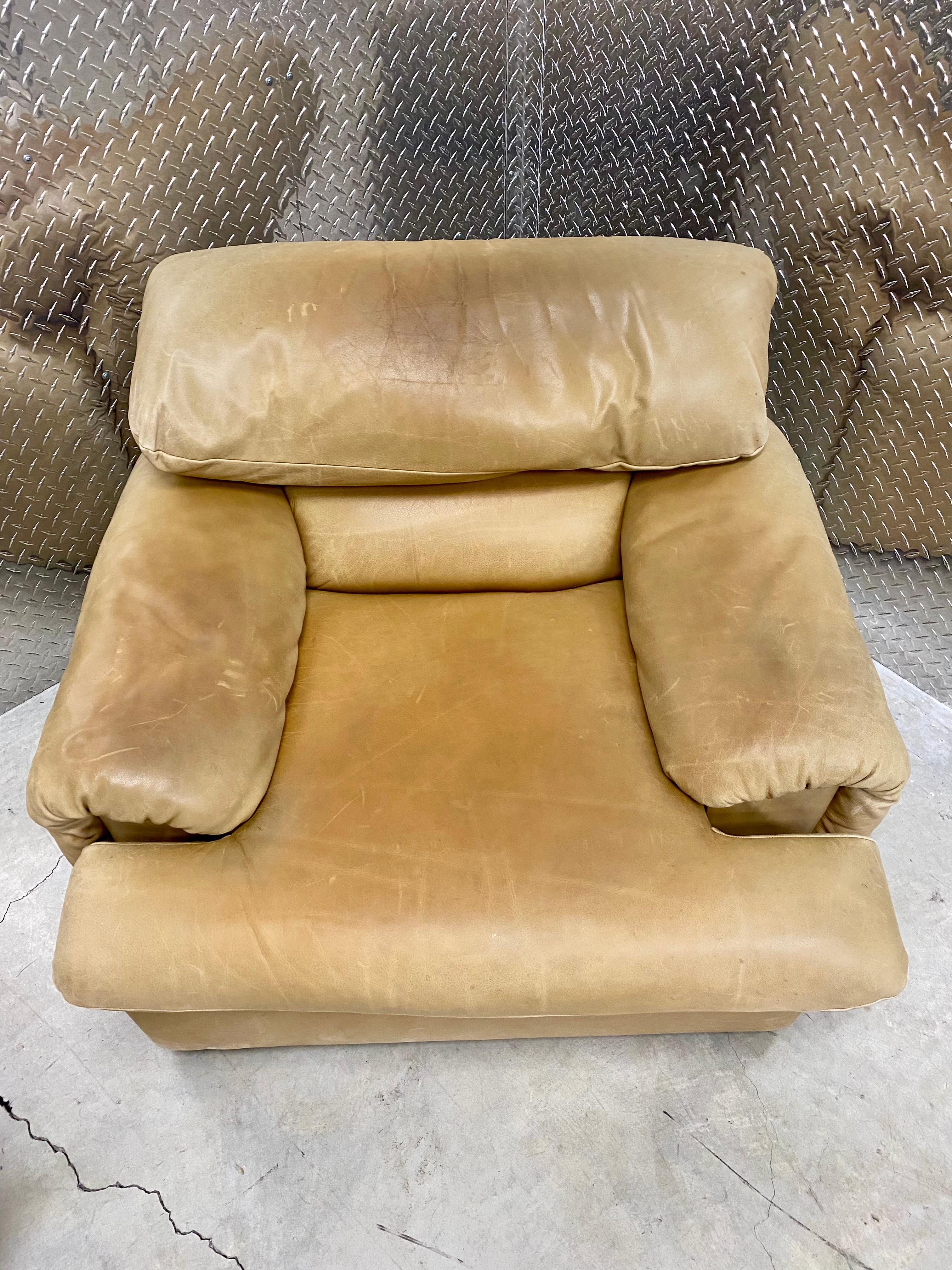 Attributed to Cassina Rare Cube Maralunga Leather Chairs and Ottoman, Set of 3 For Sale 2