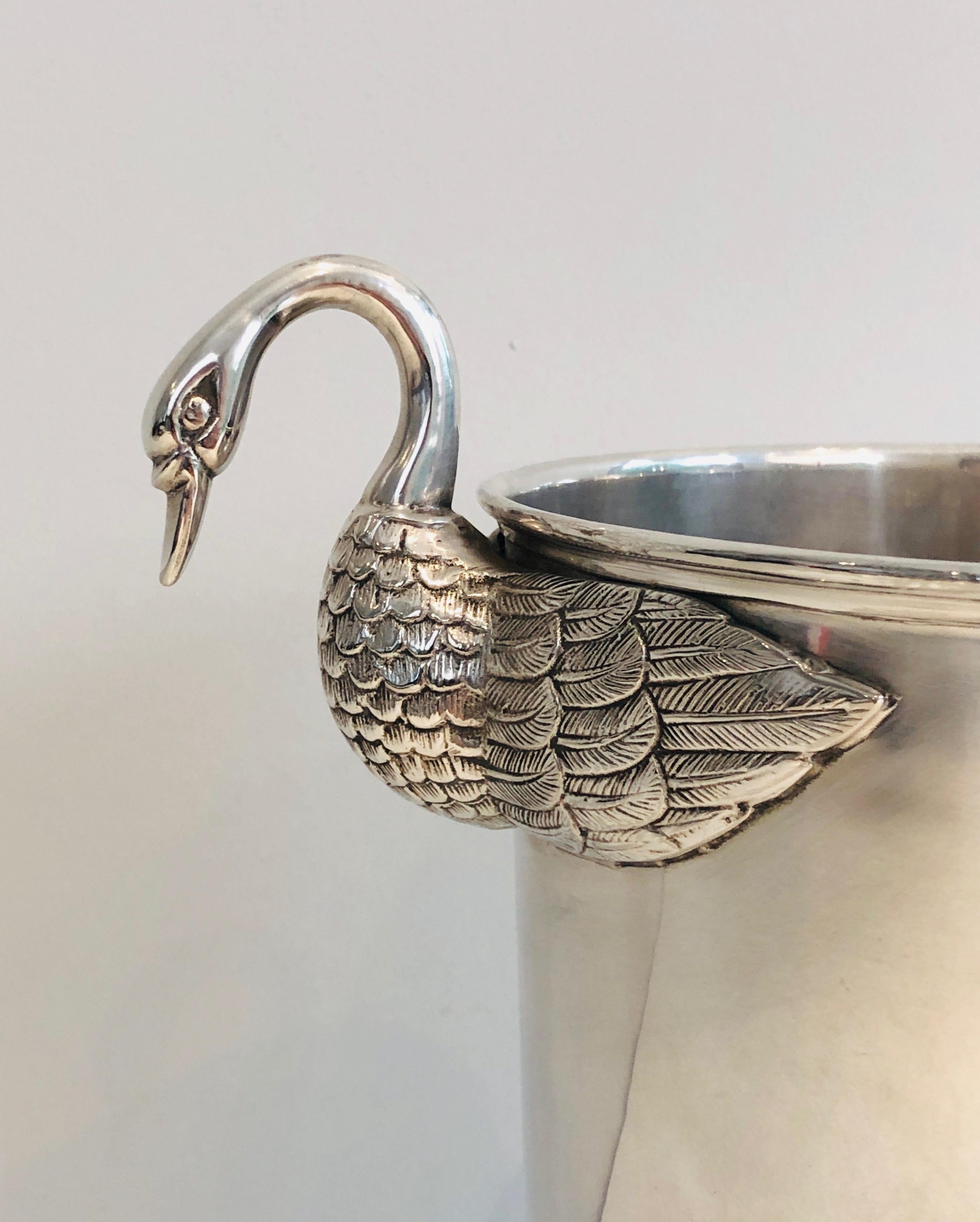 Attributed to Christofle, Silver Plated Ice Bucket with Swans, French, 1940s In Good Condition For Sale In Marcq-en-Barœul, Hauts-de-France