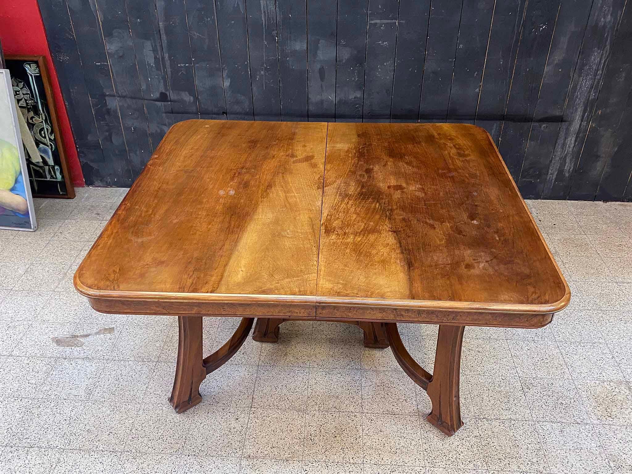 French Attributed to Gauthier-Poinsignon & Cie, Art Nouveau Dining Room Table in Walnut For Sale