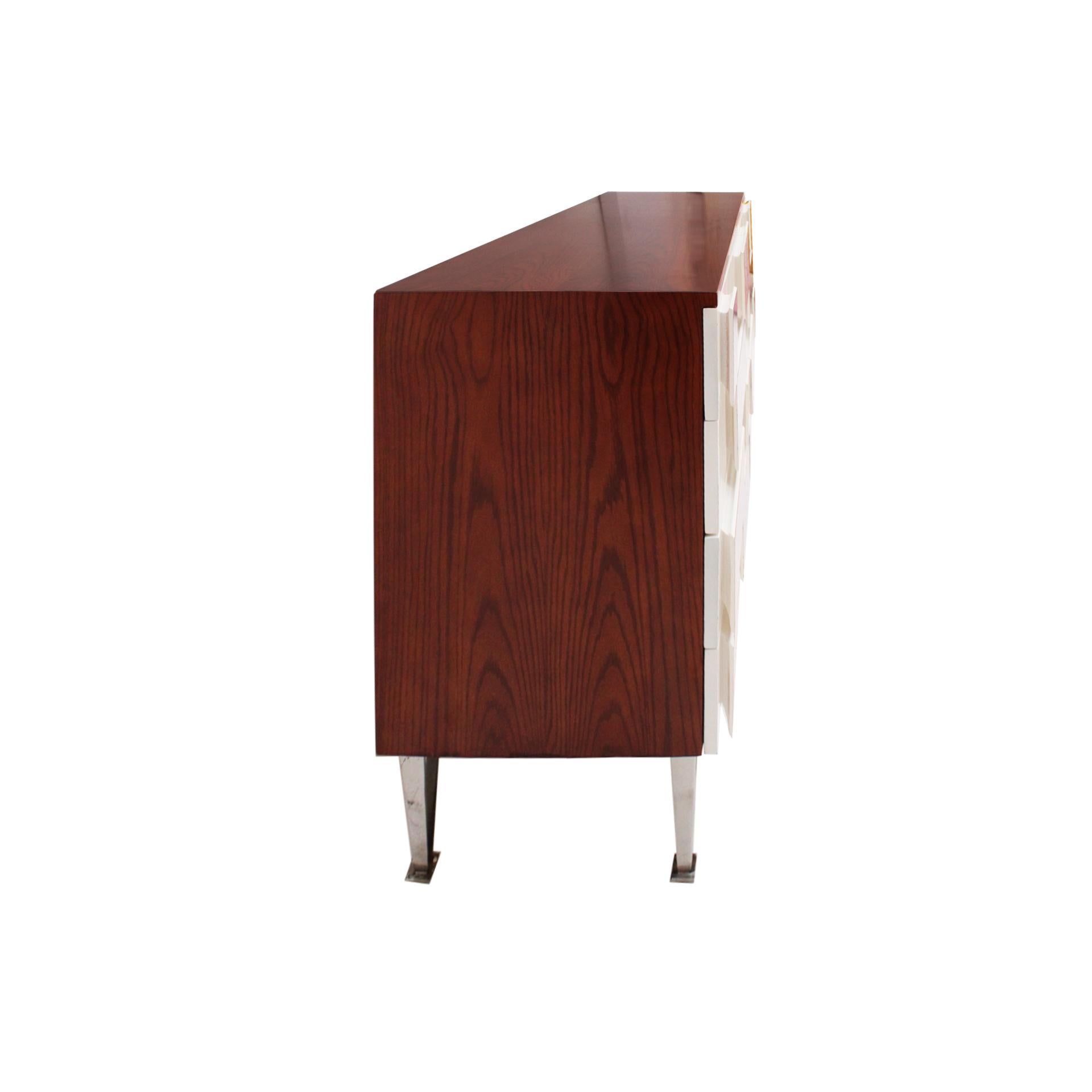 Mid-Century moderno Credenza italiana in Wood massiccio con gambe in acciaio in vendita