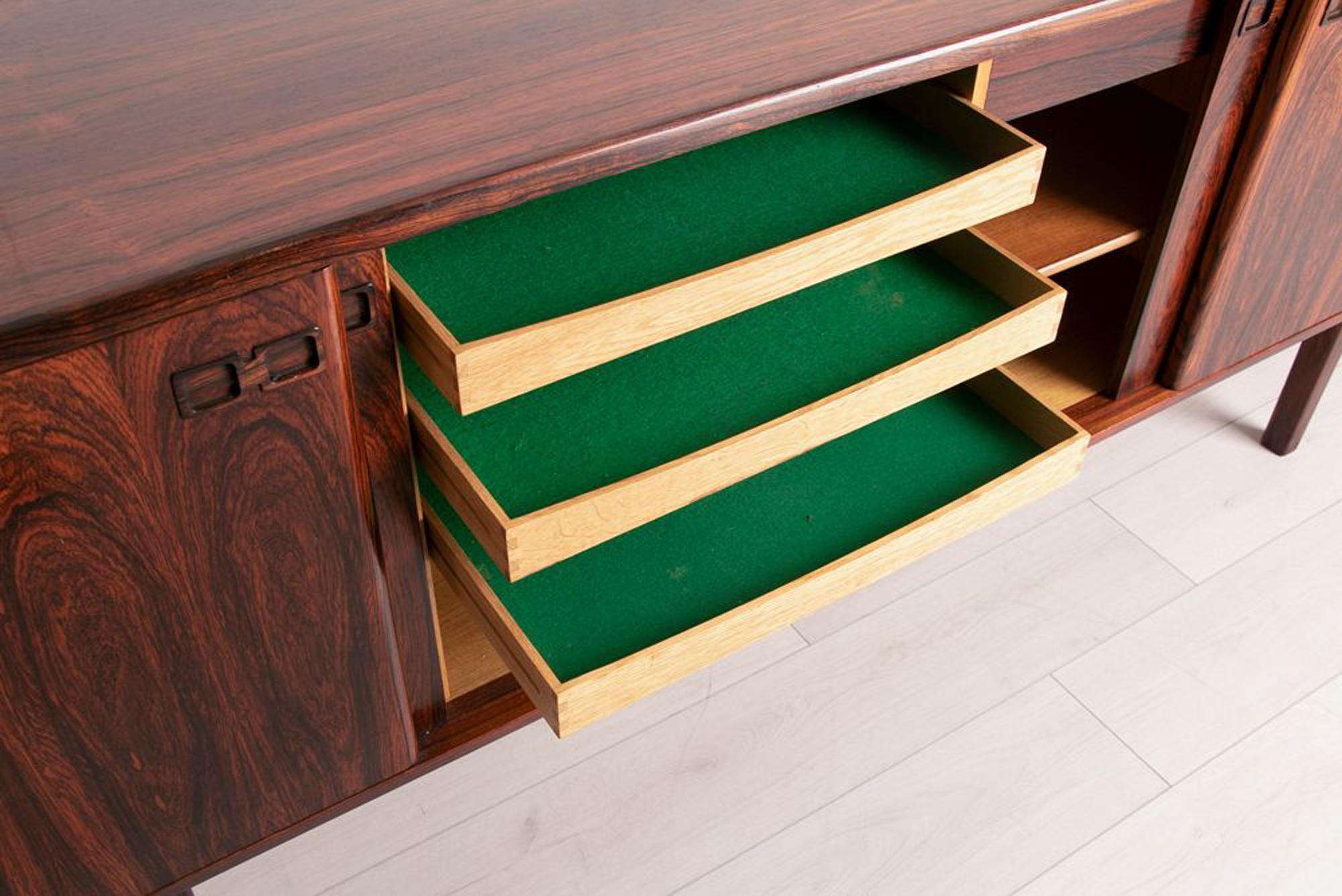 Attributed to Ib Kofod-Larsen, Freestanding Sideboard in Rosewood For Sale 10