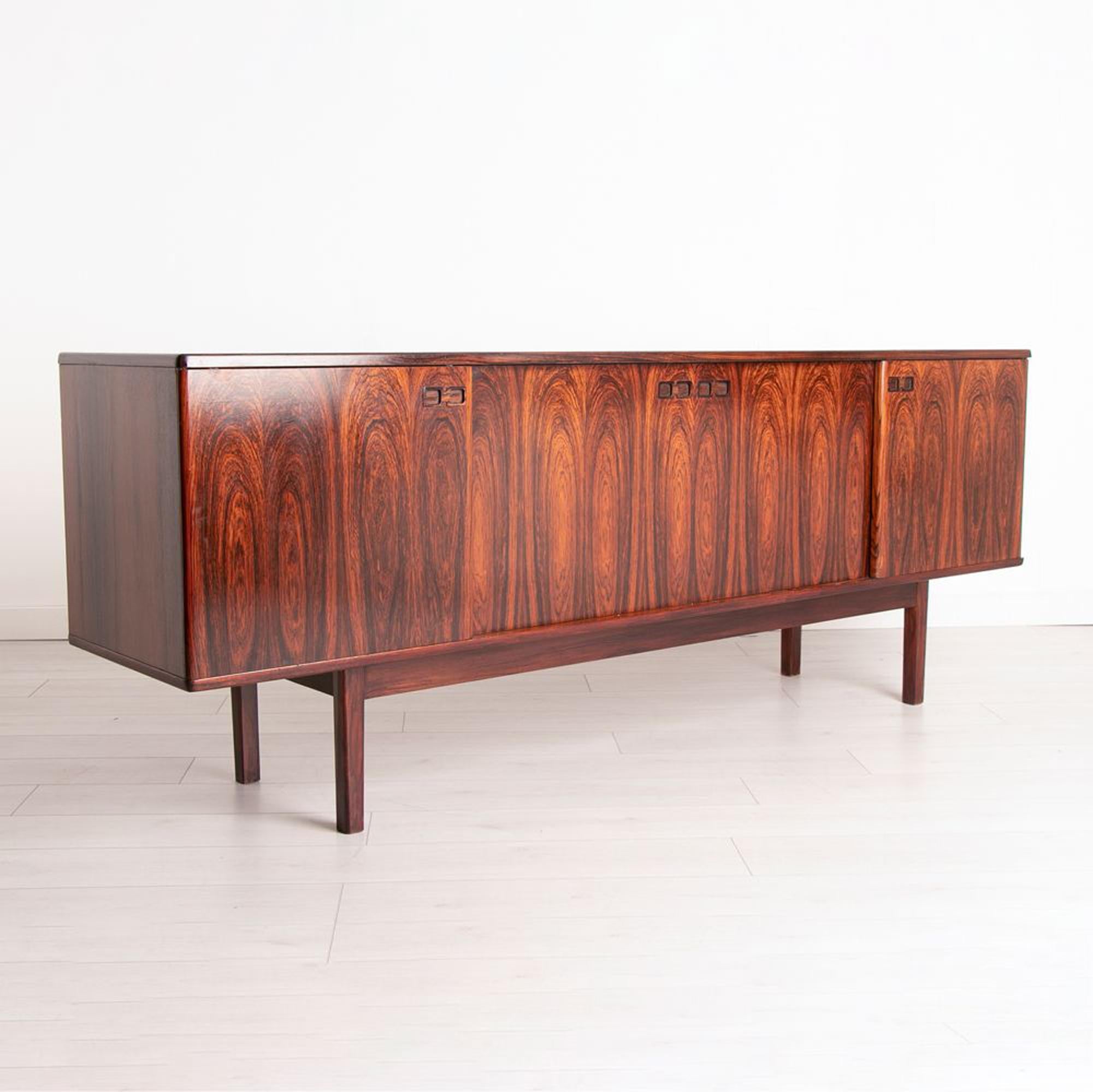 Attributed to Ib Kofod-Larsen, Freestanding Sideboard in Rosewood For Sale 2