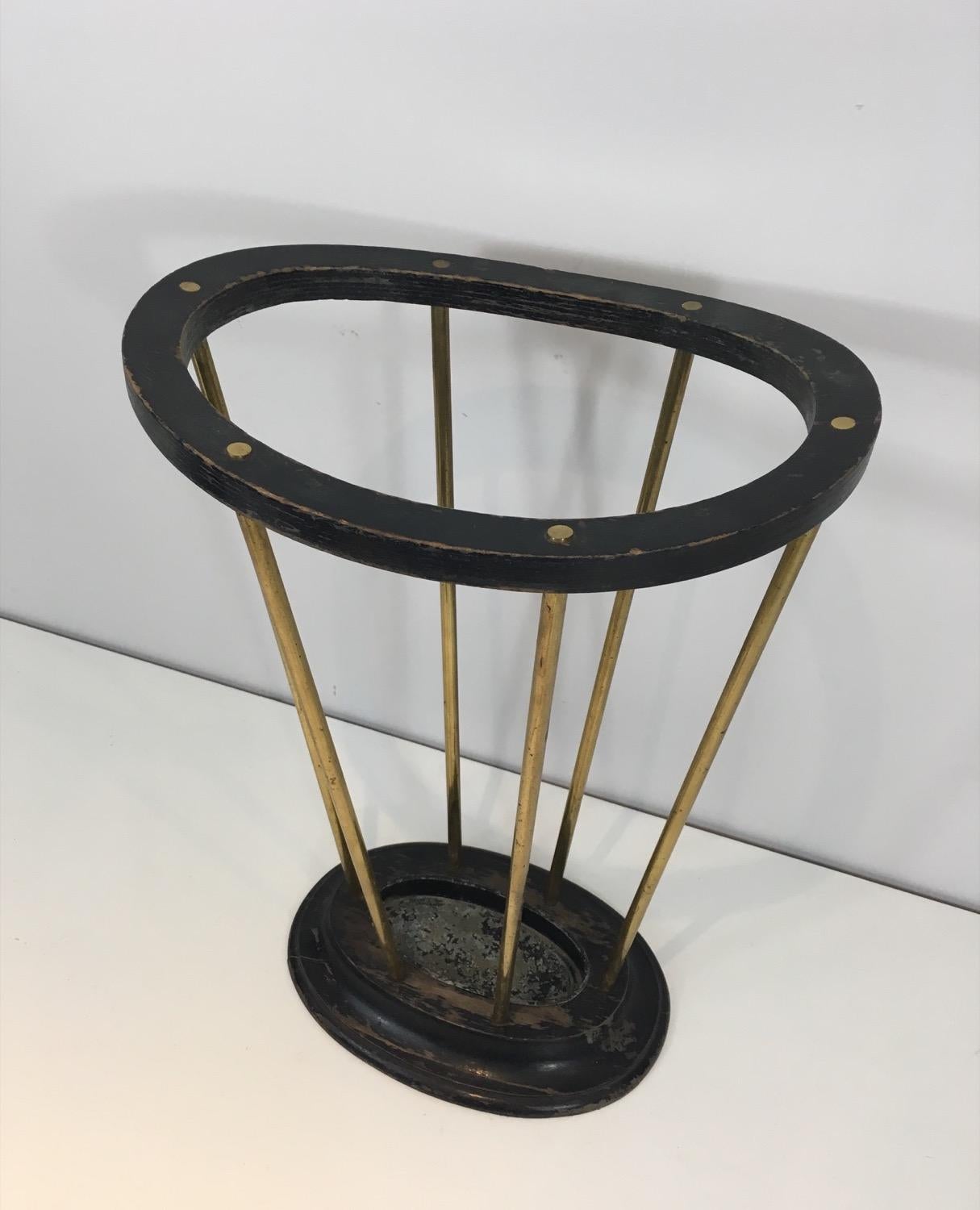 Ebonized Wood and Brass Umbrella Stand In Good Condition For Sale In Marcq-en-Barœul, Hauts-de-France