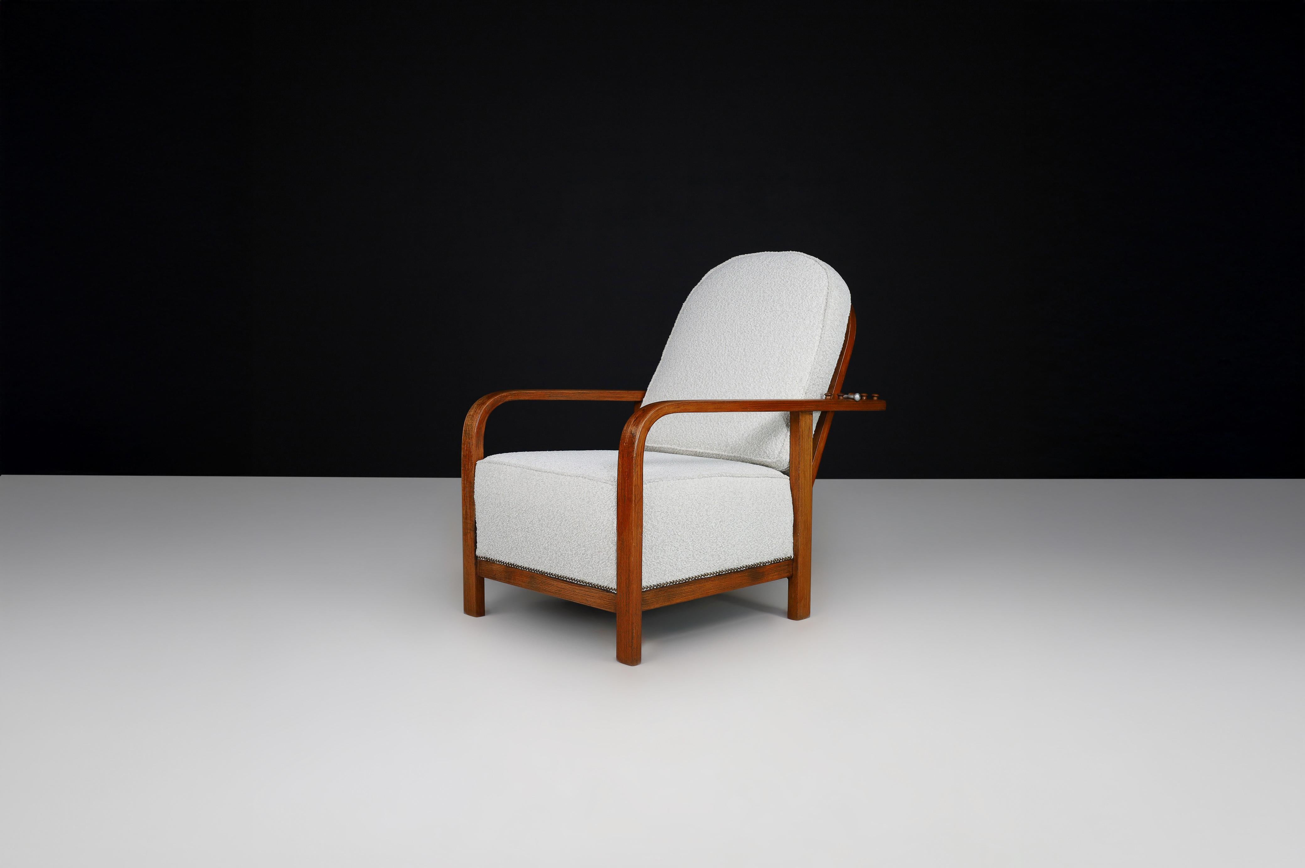 Attributed to Jan Vaněk, Adjustable Bentwood Lounge Chair, Czechia, 1930s For Sale 4