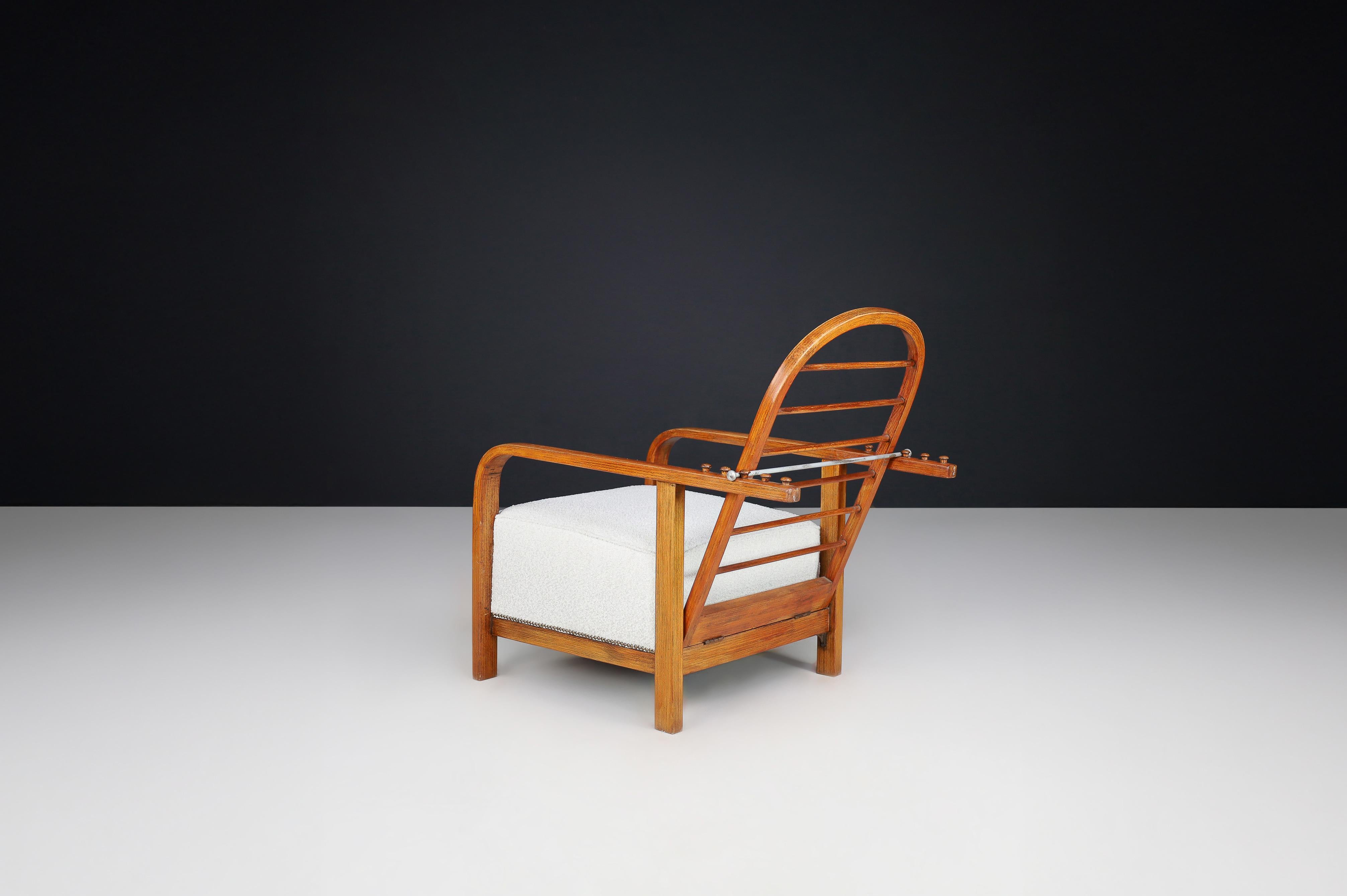 Attributed to Jan Vaněk, Adjustable Bentwood Lounge Chair, Czechia, 1930s For Sale 1
