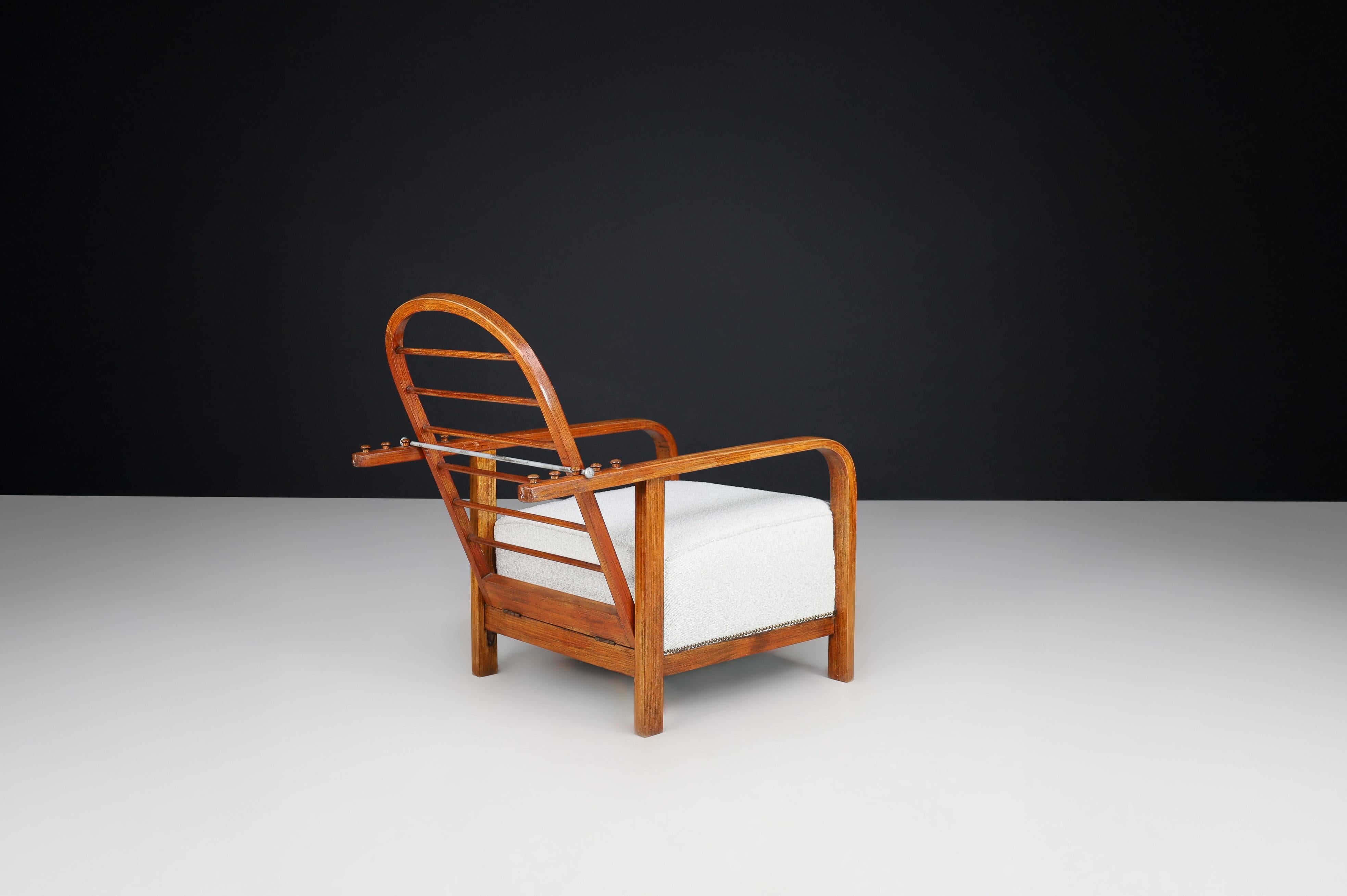 Attributed to Jan Vaněk, Adjustable Bentwood Lounge Chair, Czechia, 1930s For Sale 2