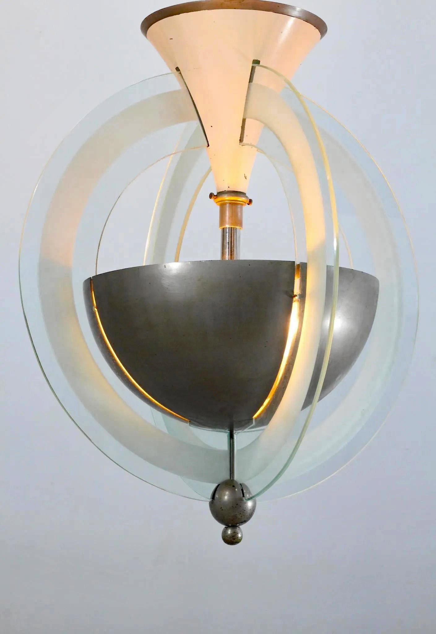 Vetro Attribuito a Jean Boris Jean Lacroix (1902-1984) Sospensione modernista in stile Art déco. in vendita