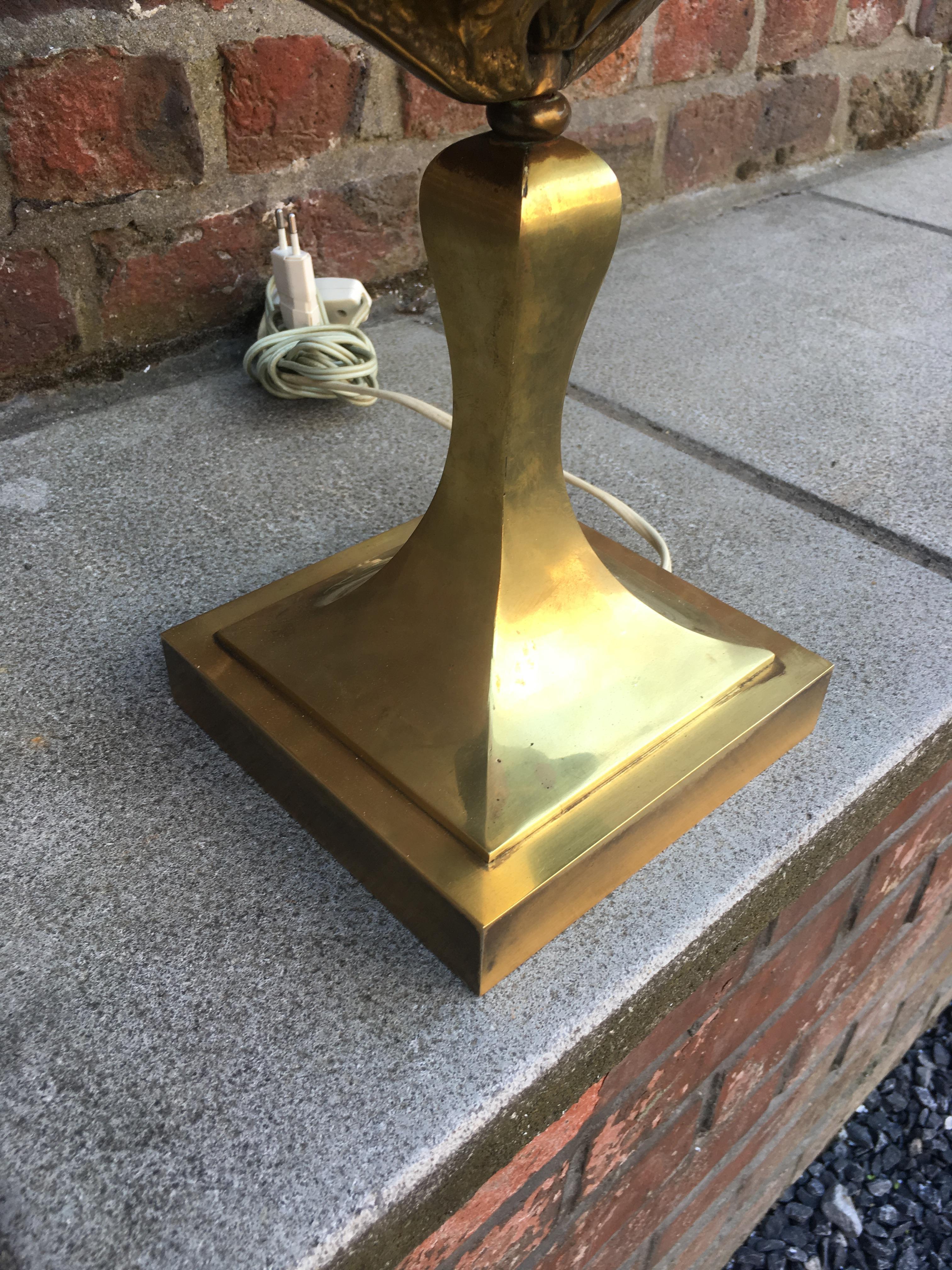 Attributed to Maison Charles, Gilt Metal Table Lamp In Good Condition For Sale In Saint-Ouen, FR