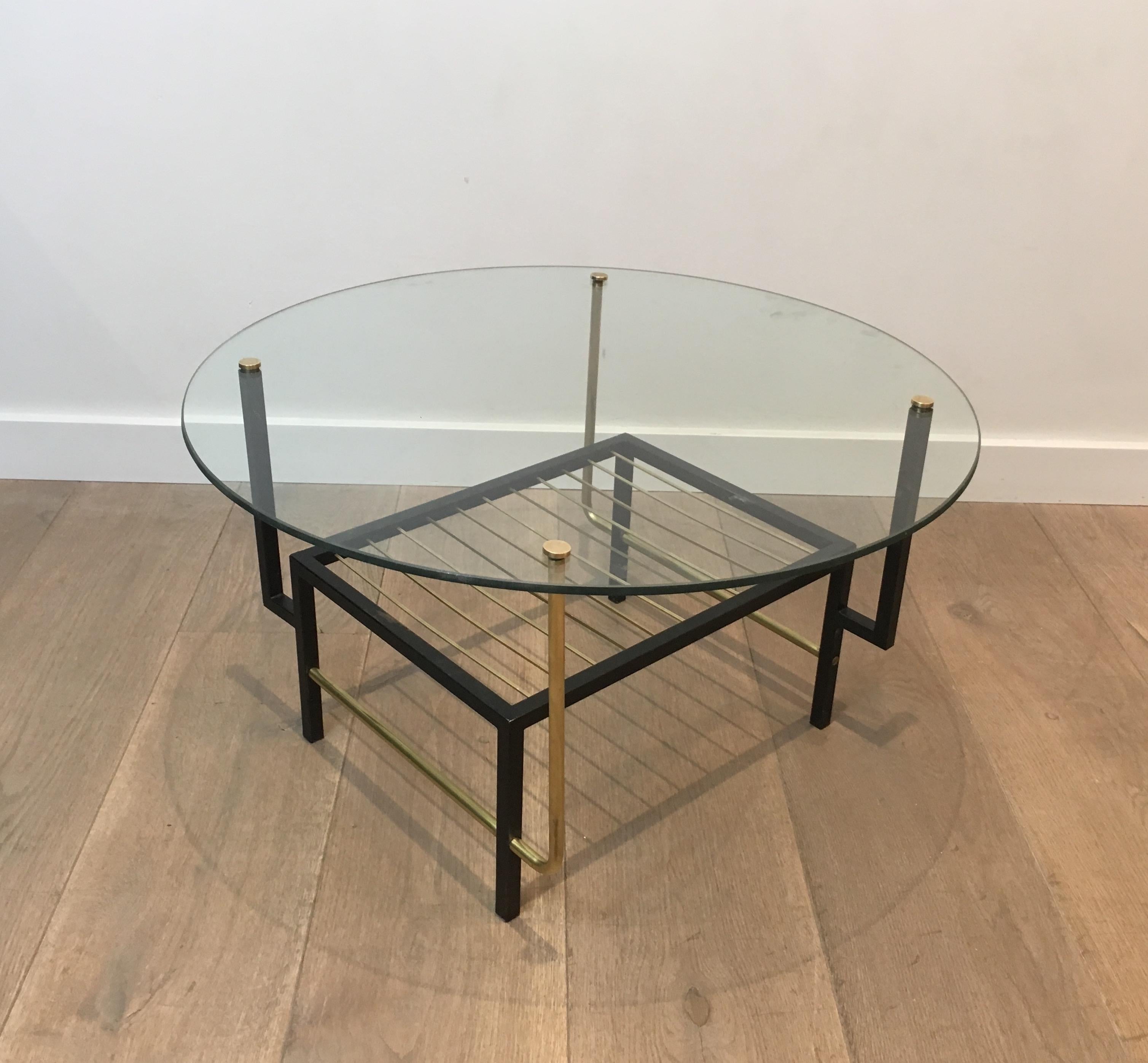 Attributed to Mathieu Matégot. Rare Black Lacquered and Brass Round Coffee Table For Sale 5