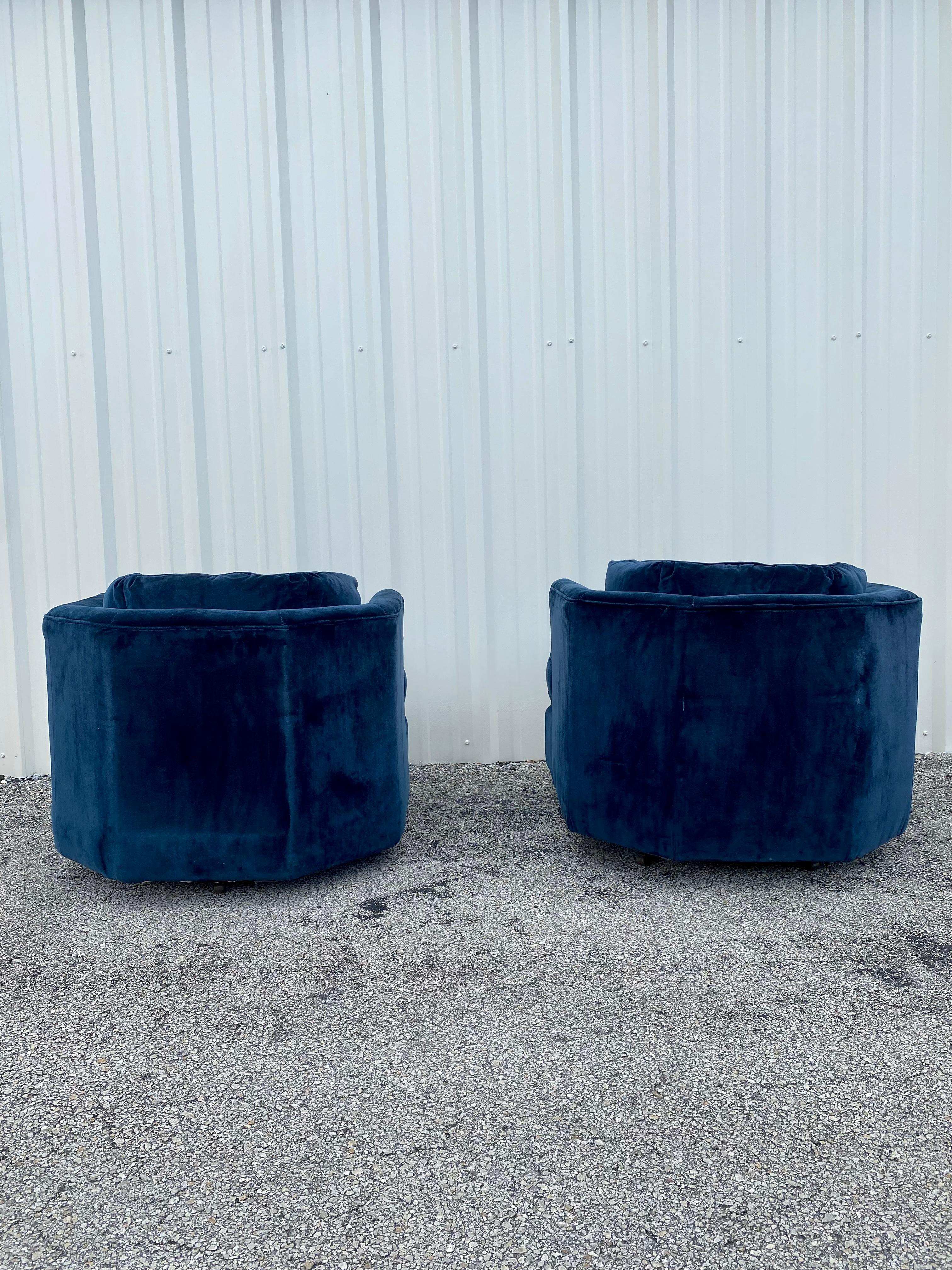 Attributed to Milo Baughman Navy Velvet Hexagonal Swivel Chairs In Good Condition For Sale In Fort Lauderdale, FL
