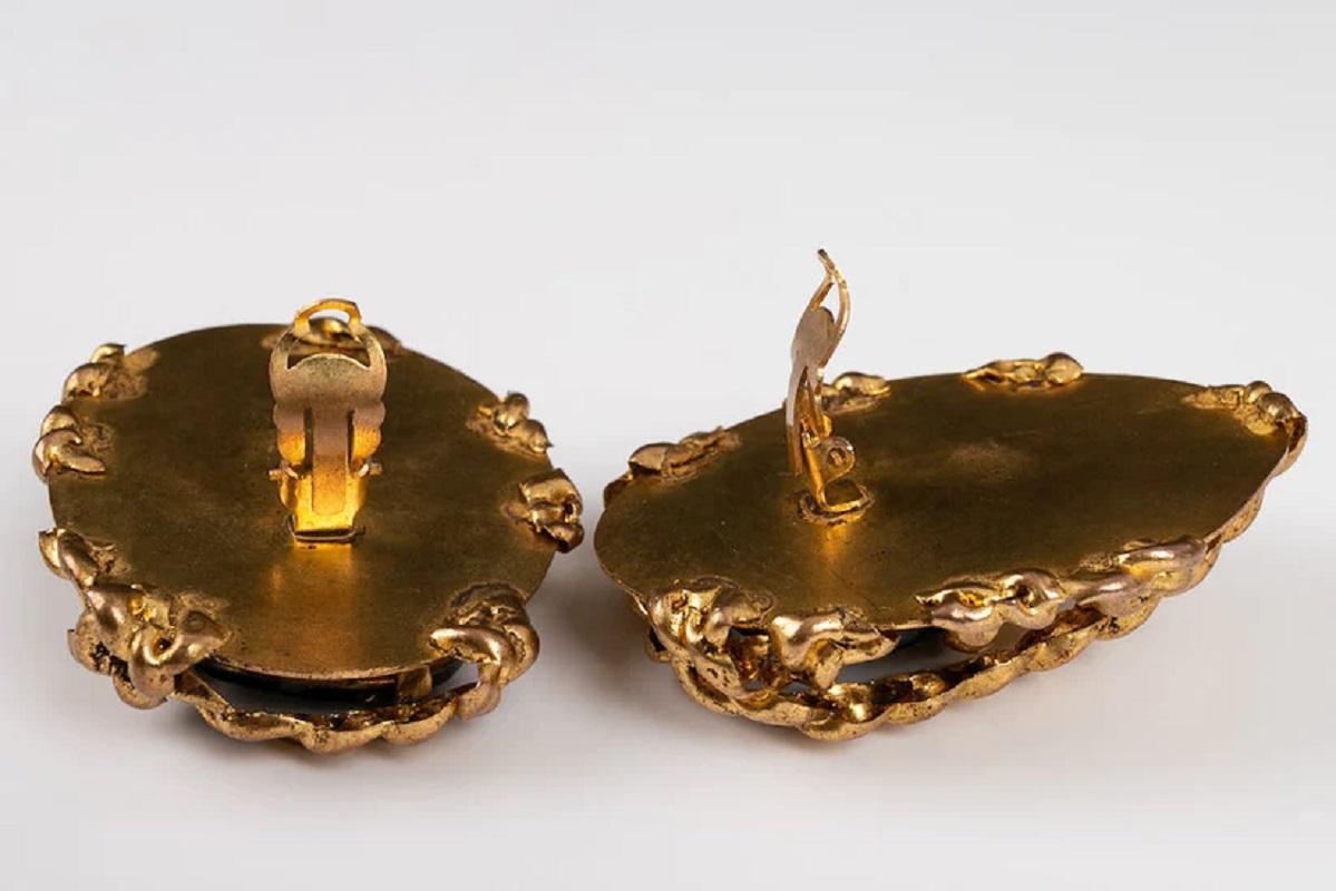 Attributed to Montana Défilé Gold and Emerald Earrings  For Sale 2