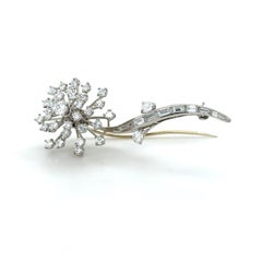 Attribué à Oscar Heyman, Broche fleur vintage en platine et diamants