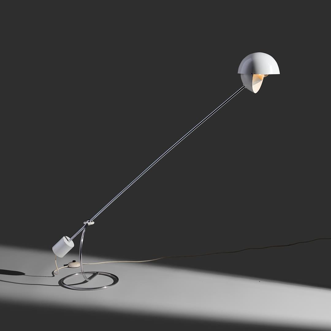 Attributed to Paolo Tilche 3S floor lamp for Sirrah Italy, 1961 In Good Condition For Sale In Skokie, IL