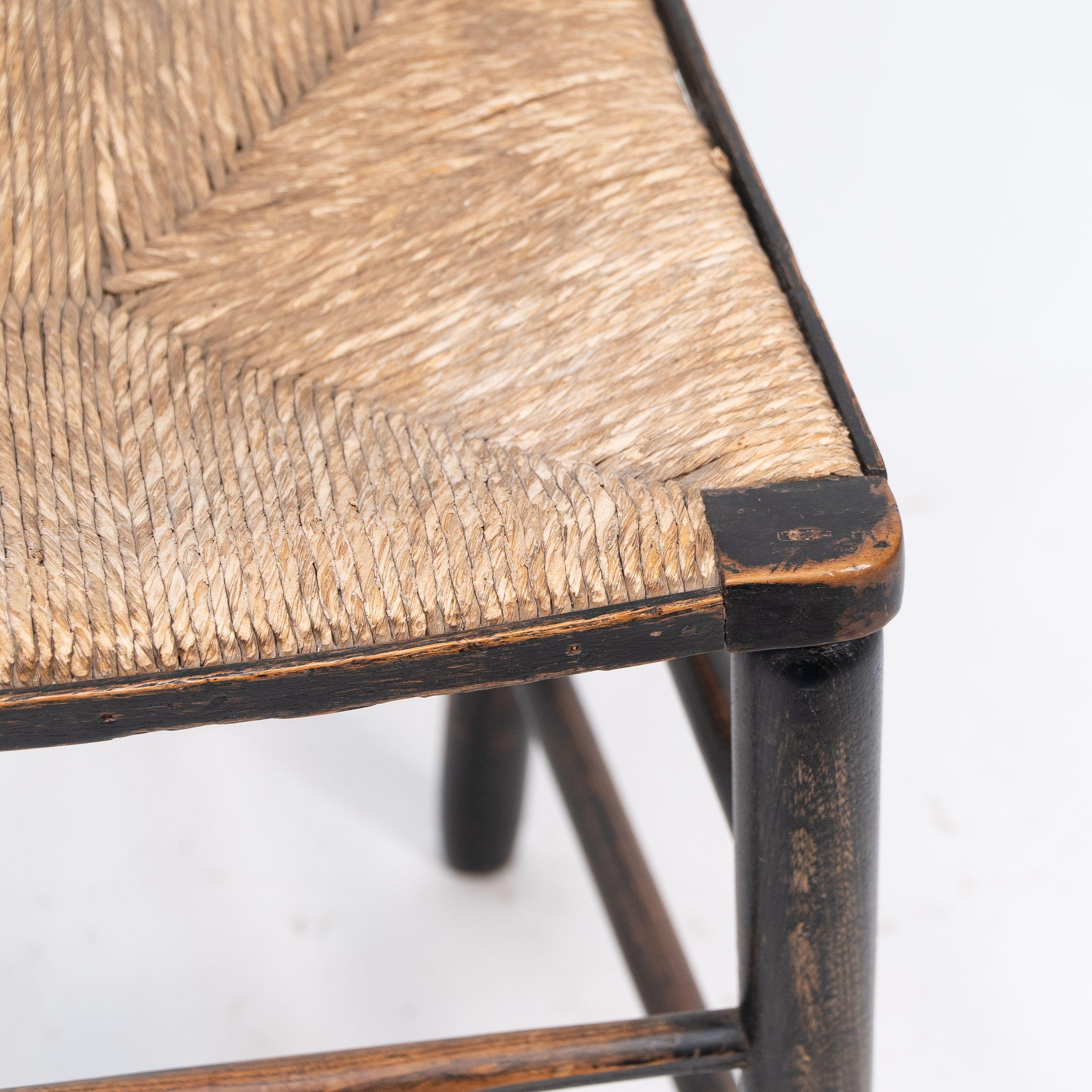 Attribuita a Philip Webb Aesthetic Movement sedia Sussex originale con seduta in giunco in vendita 7