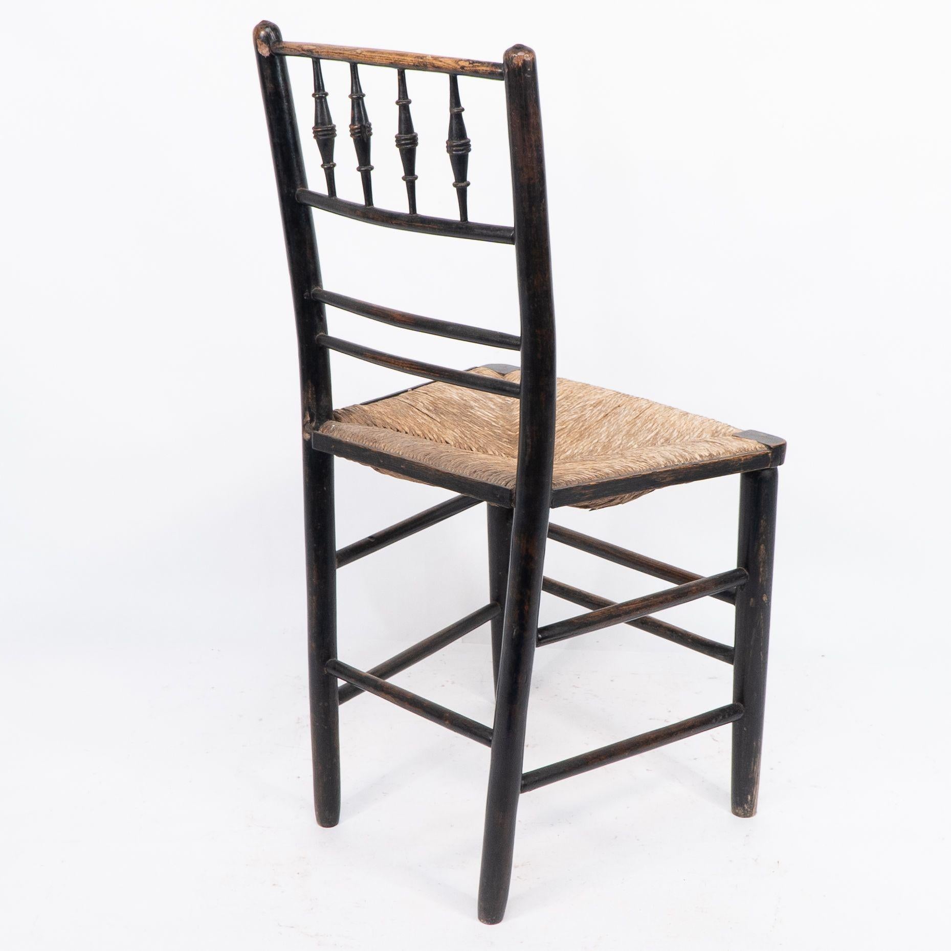 Attribuita a Philip Webb Aesthetic Movement sedia Sussex originale con seduta in giunco in vendita 11