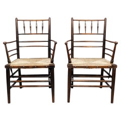 Attribuita a Philip Webb Rara coppia di grandi poltrone Sussex, completamente restaurate