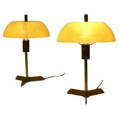 Stilux zugeschrieben, Paar italienische Tischlampen aus den 1950er Jahren, gelbes Acryl und Messing