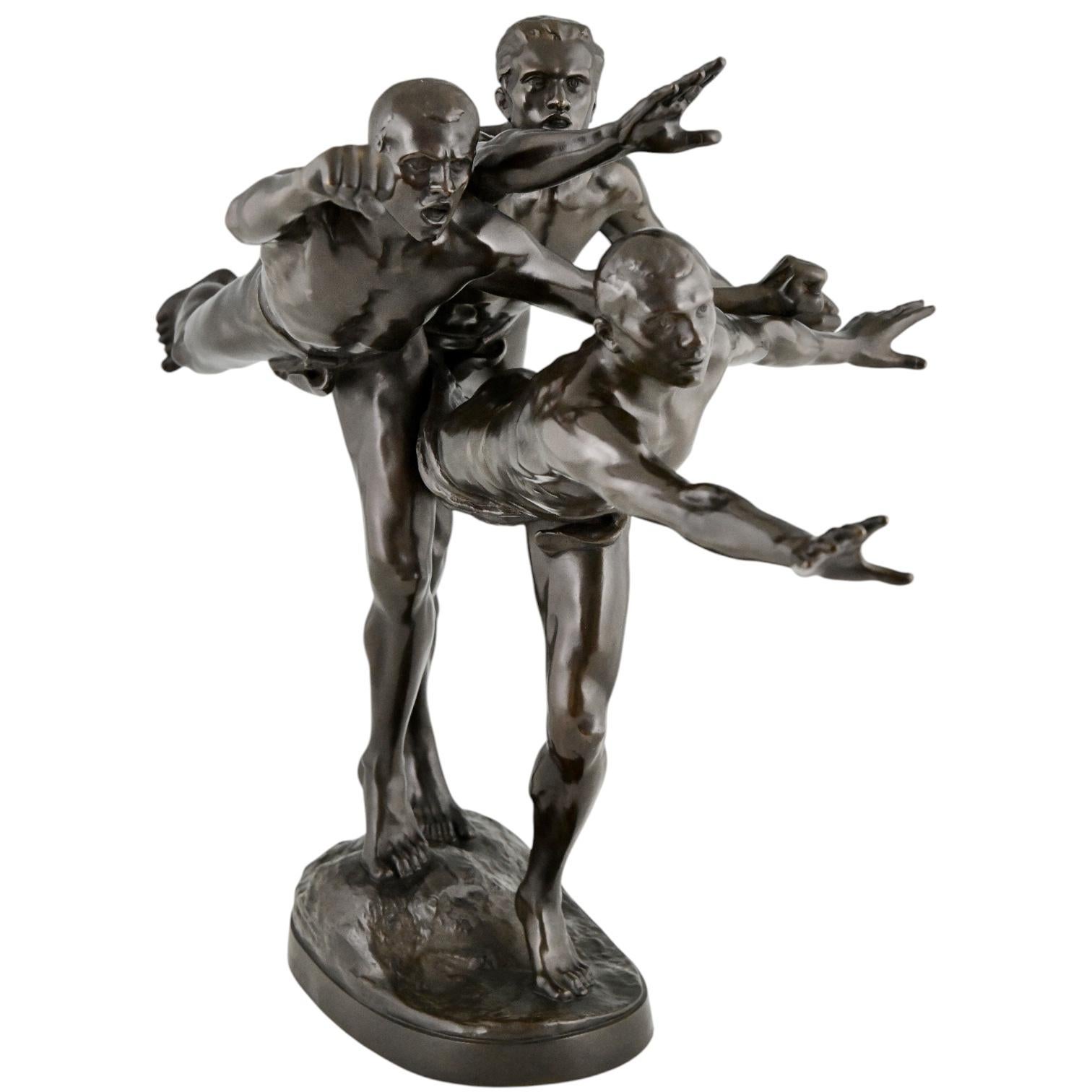 Au But Escultura antigua de bronce 3 corredores desnudos de Alfred Boucher Francia 1890 Patinado en venta