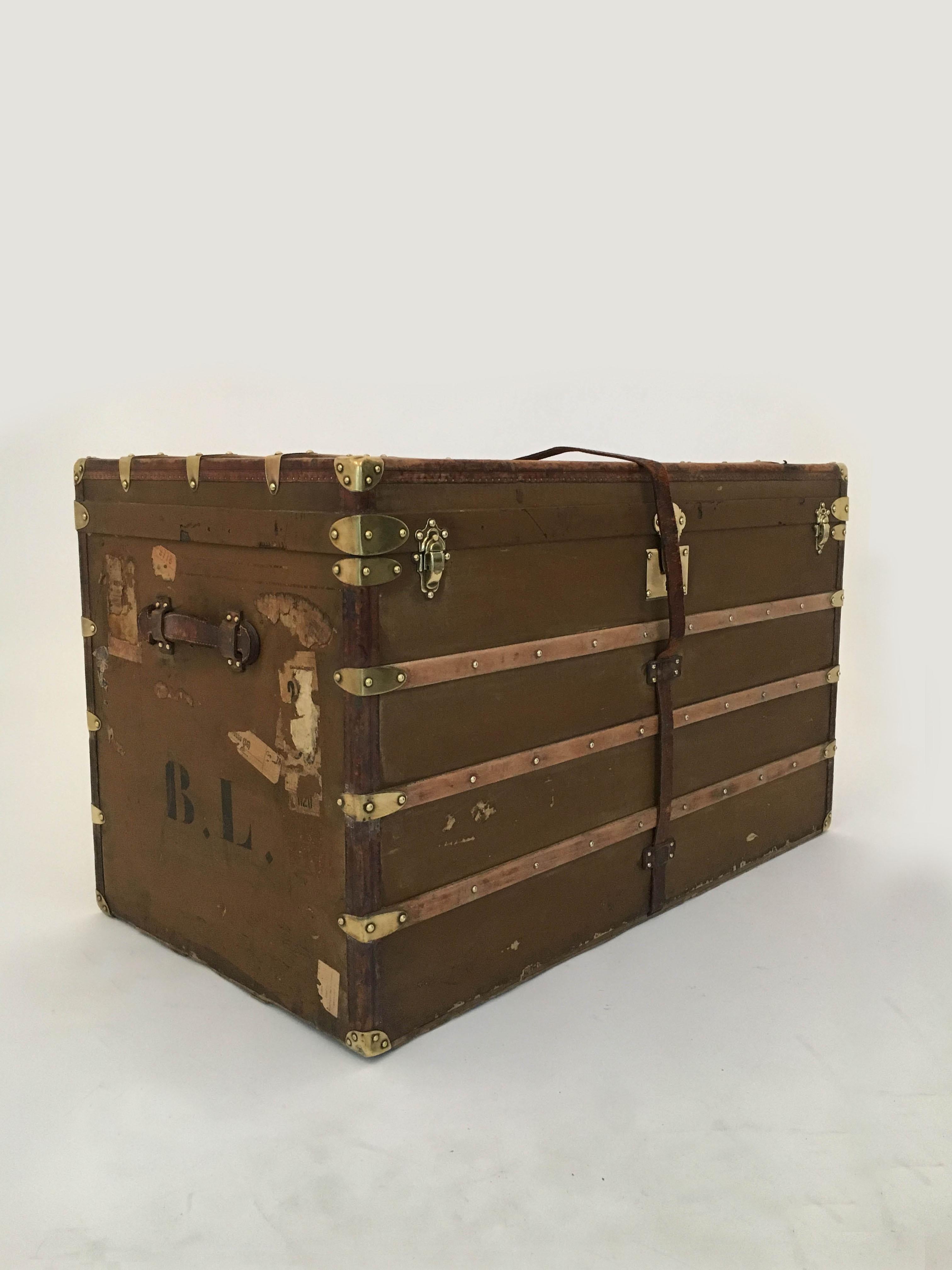 International Style Au Départ Courier Trunk Early 20th Century, France, 1910s For Sale