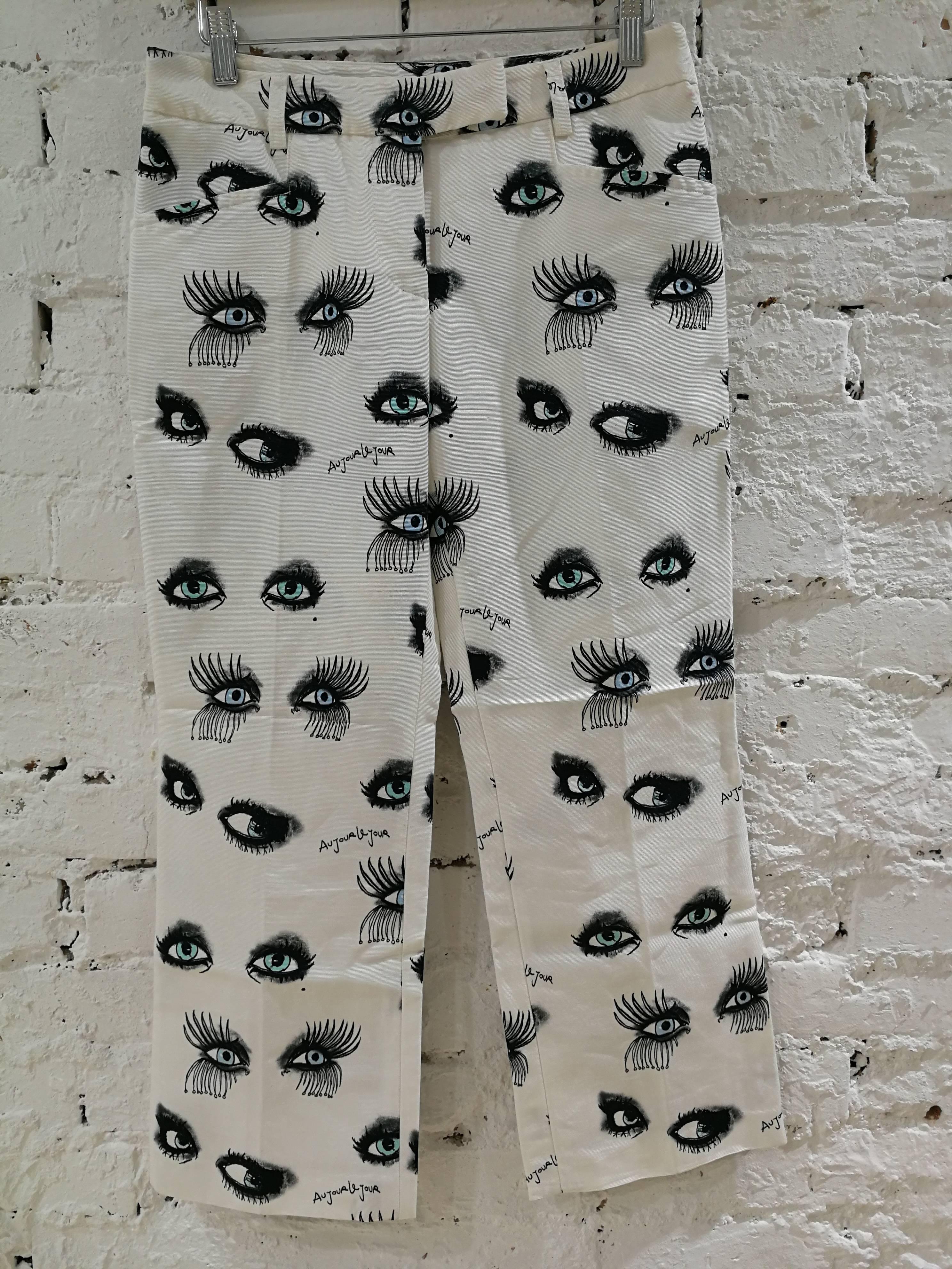 Au Jour le Jour white Eyes Trousers

Totally made in italy with eyes all over

Size: 42

composition: Cotton

Total lenght: 83 cm

Waist: 74 cm
