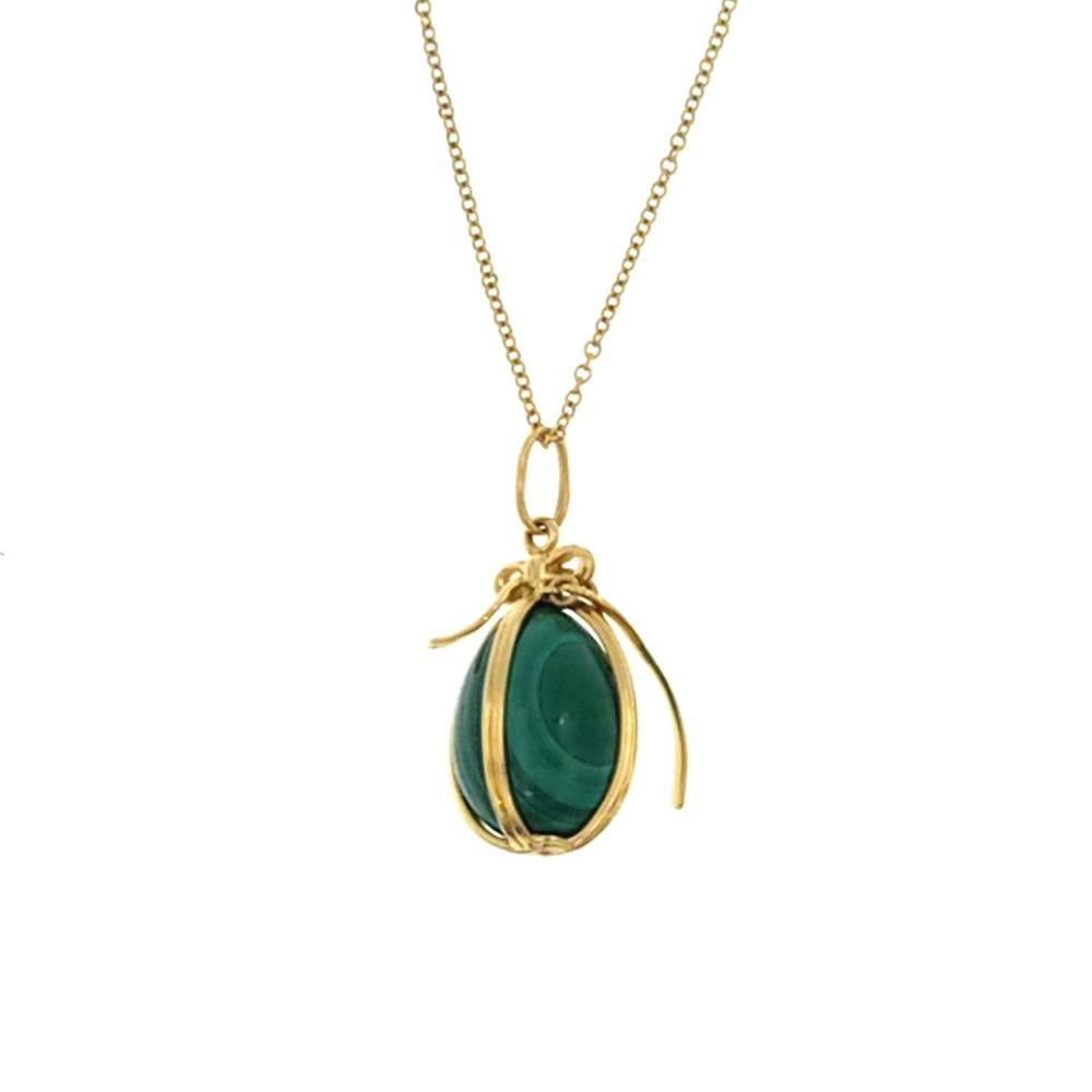 Au Tiffany & Co. 18 Karat Yellow Gold Schlumberger Green Malachite Egg Necklaces In Excellent Condition In Los Angeles, CA