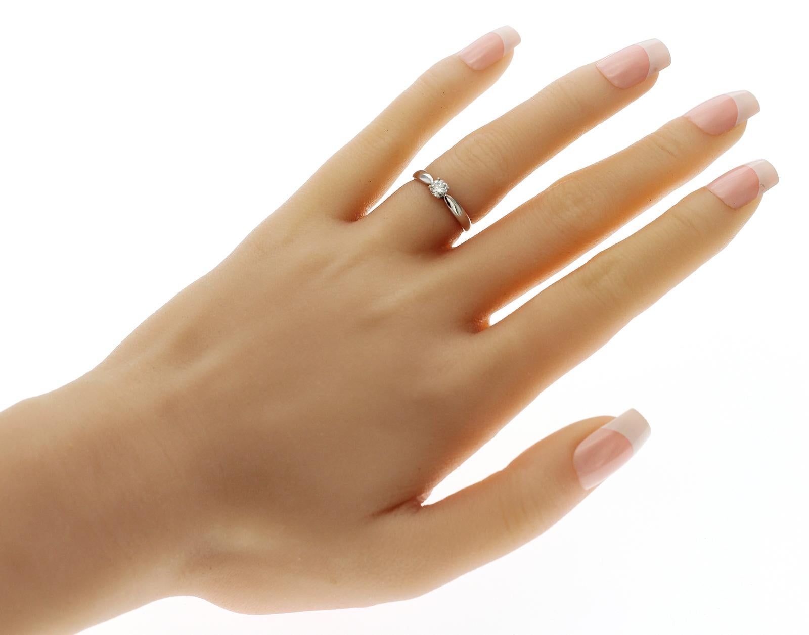 Round Cut Au Tiffany & Co. 959 Platinum 0.24 CT Diamond Engagement Ring Size 4.5 For Sale