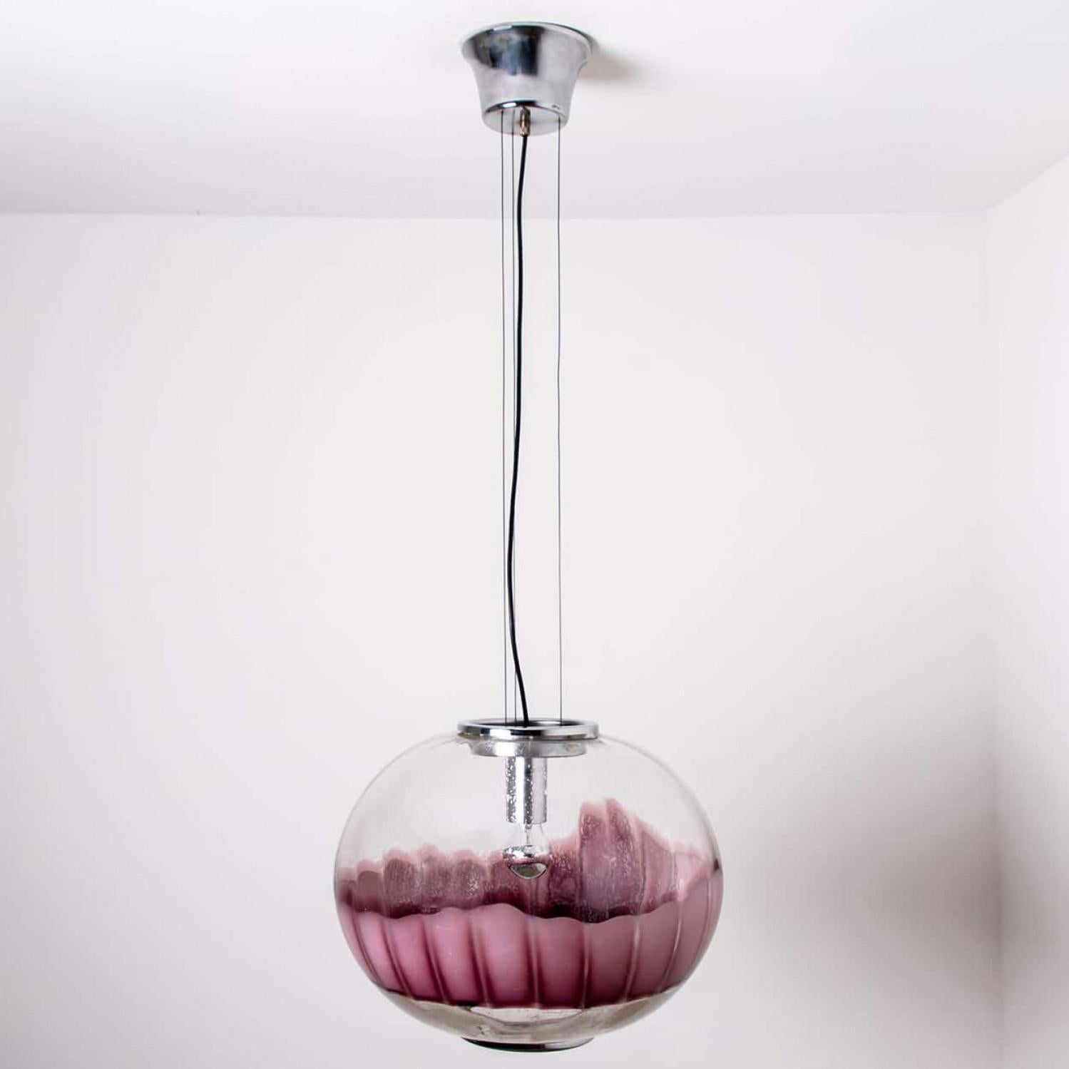 Lampe à suspension en verre de Murano de couleur aubergine et chrome de Mazzega, Italie en vente 5