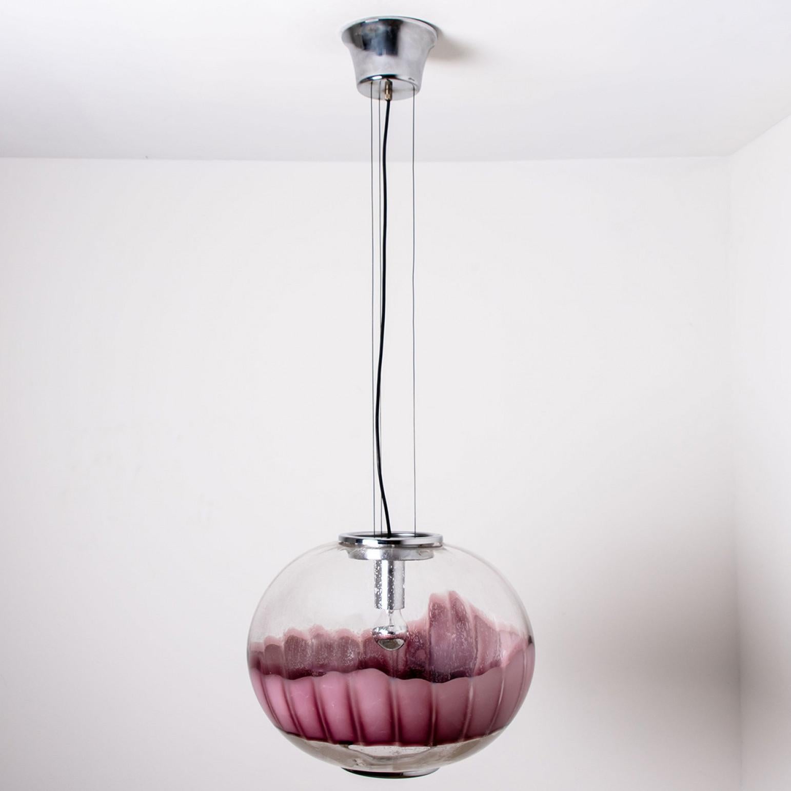 Lampe à suspension en verre de Murano de couleur aubergine et chrome de Mazzega, Italie en vente 6