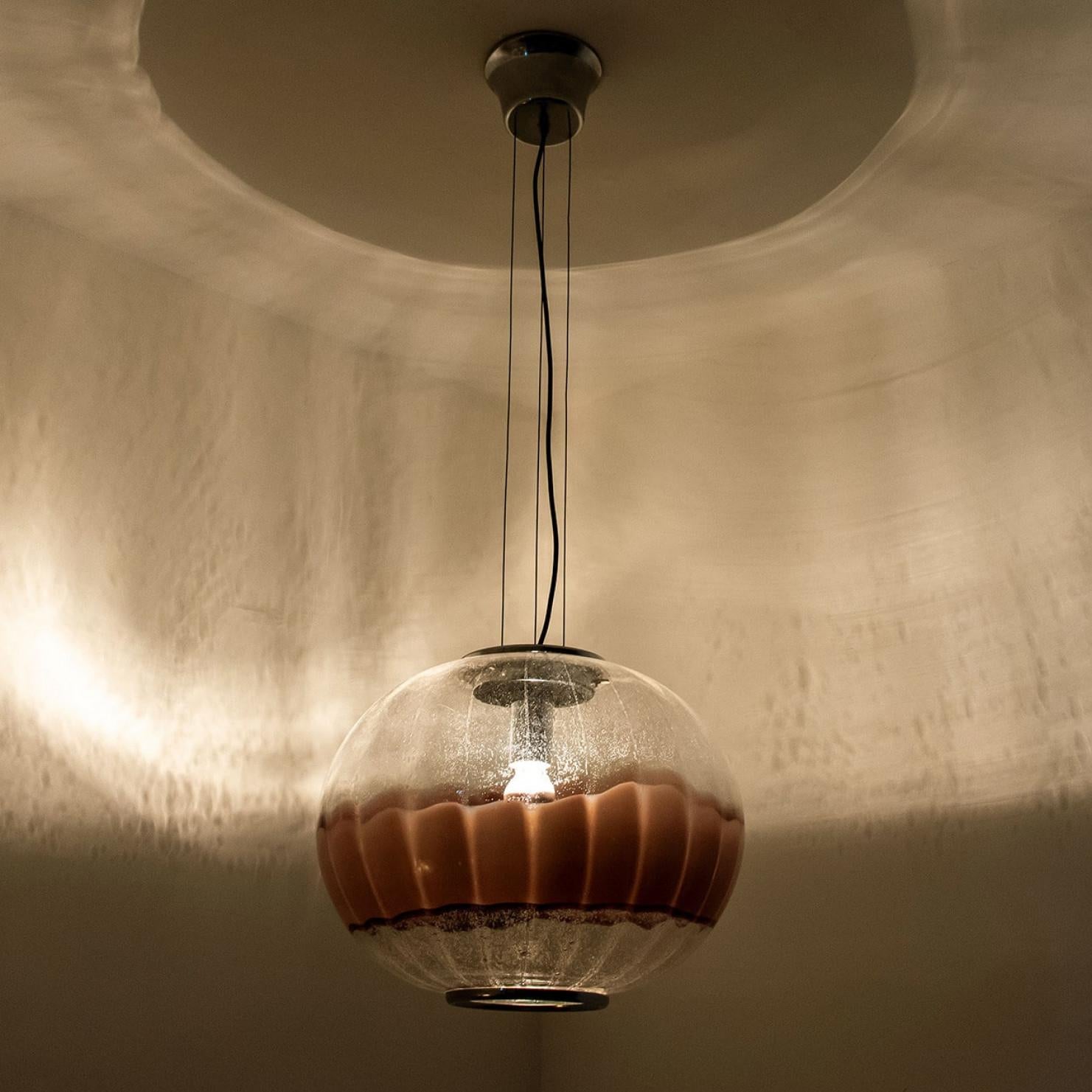Lampe à suspension en verre de Murano de couleur aubergine et chrome de Mazzega, Italie en vente 7