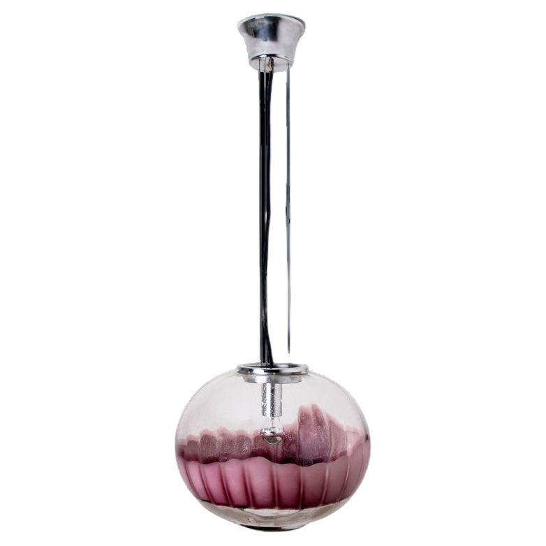 Lampe à suspension en verre de Murano de couleur aubergine et chrome de Mazzega, Italie en vente