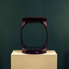 Taburete contemporáneo de Cyril Rumpler Signet Ring, Puf Asientos Berenjena