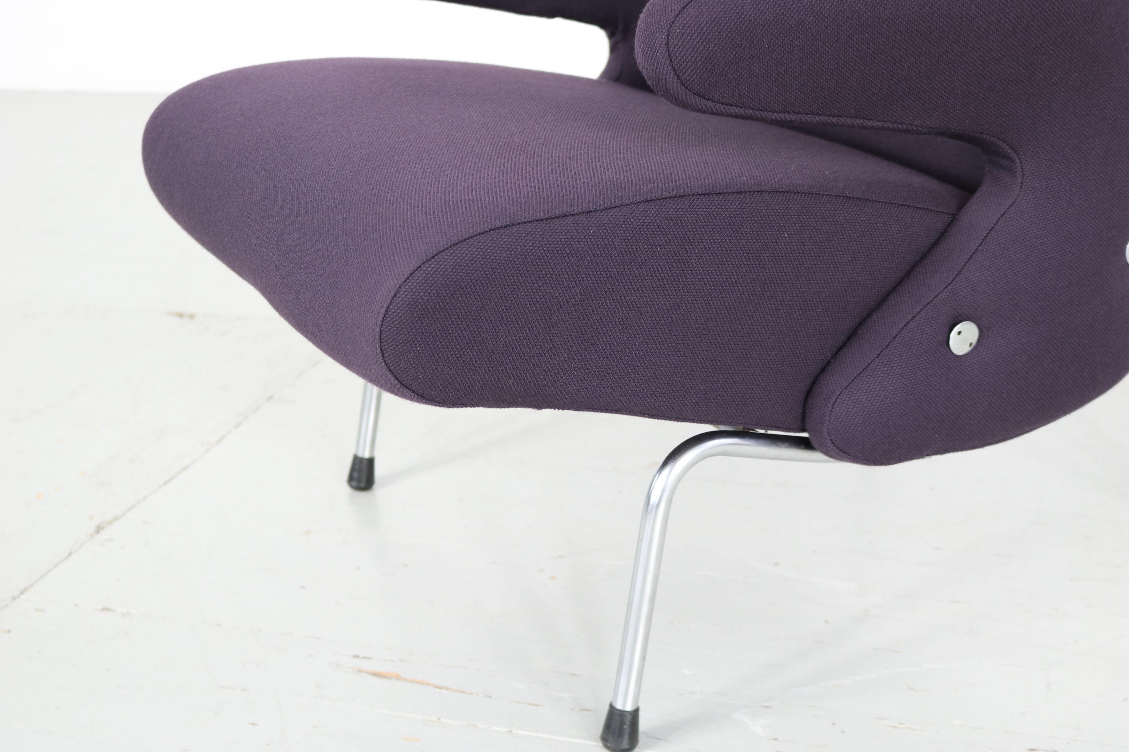 Mid-20th Century Aubergine Lounge Chair by Erberto Carboni Manufactured by Arflex in 1950, Italy For Sale