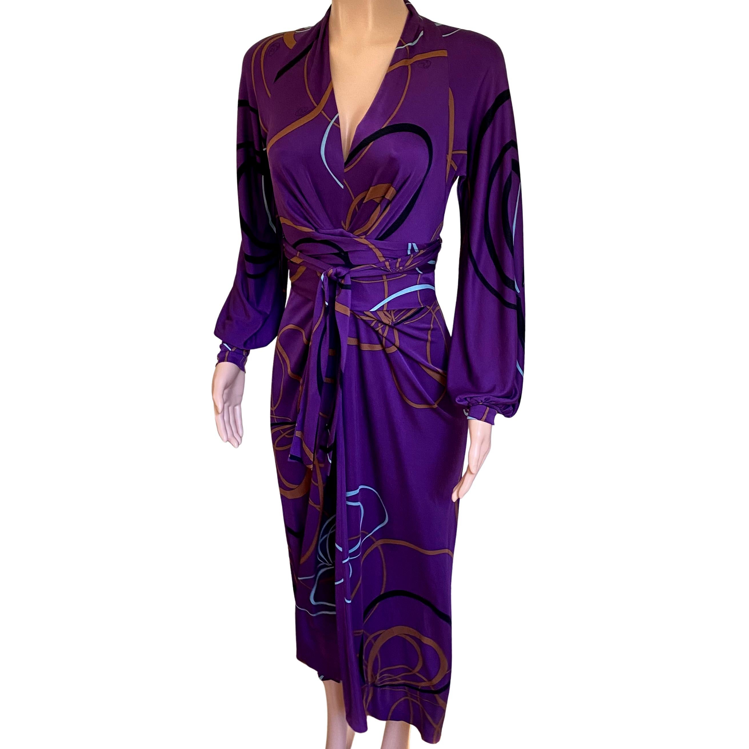 Aubergine ribbon print deep-V wrap tie FLORA KUNG midi dress In New Condition For Sale In Boston, MA