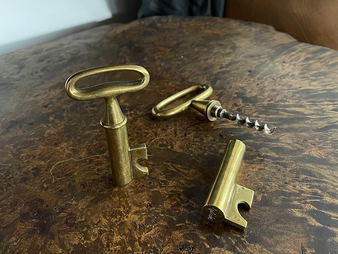 Auböck Big Brass Key Paperweight & Cork Screw, Midcentury, 1950s, Austria In Good Condition For Sale In Biebergemund, Hessen