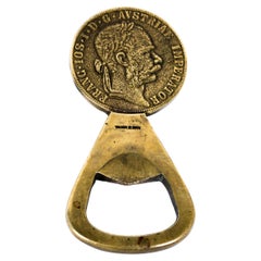 Abrebotellas de monedas de latón Auböck, Alrededor de los años 50, Austria