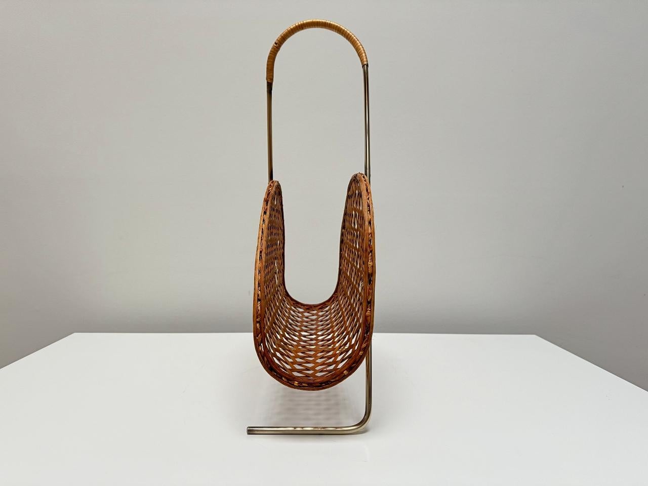 French Auböck Style Brass & Rattan Magazine Rack Stand, 1960s, France For Sale