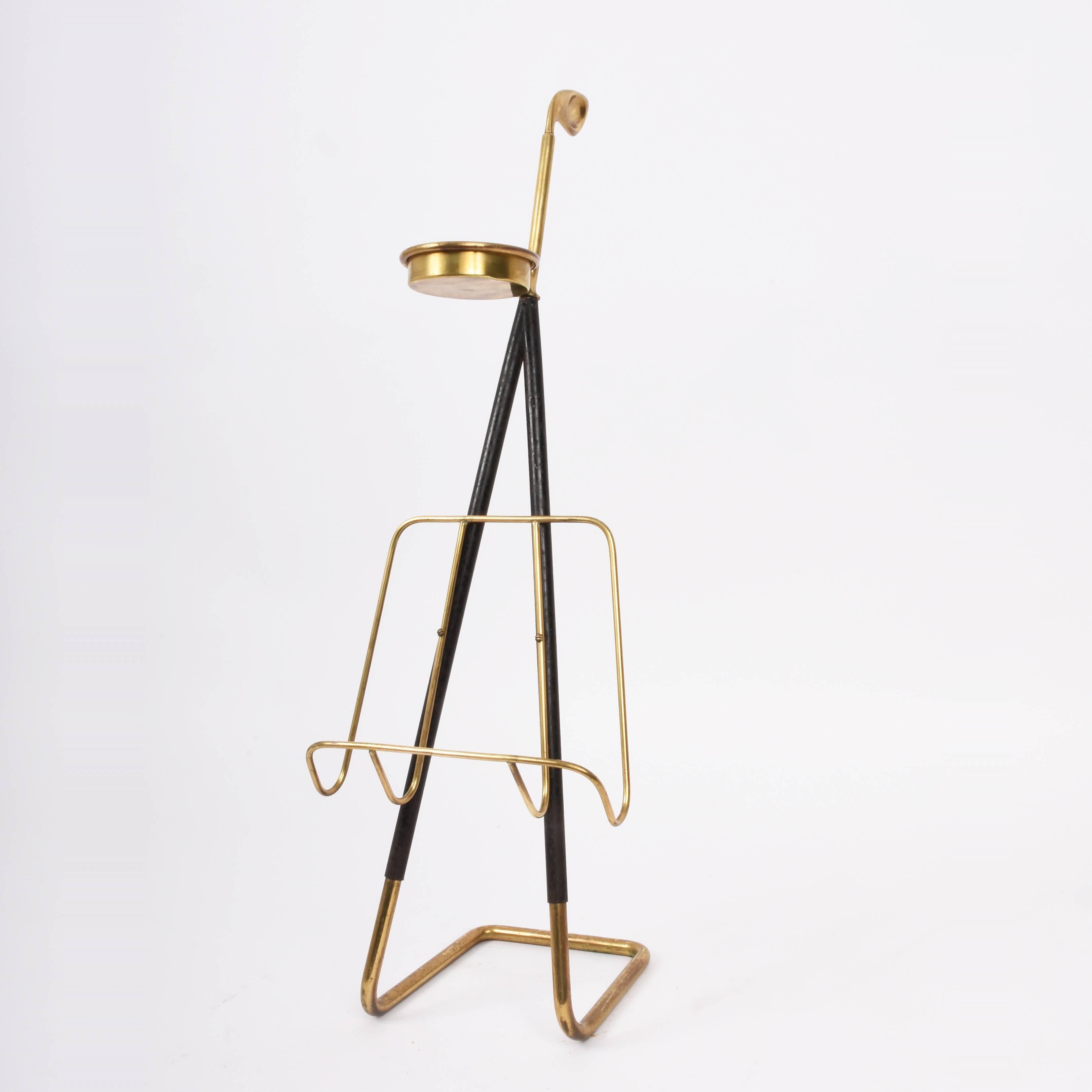 Midcentury Brass Austrian Magazine Rack with Ashtray, 1950 In Good Condition For Sale In Roma, IT