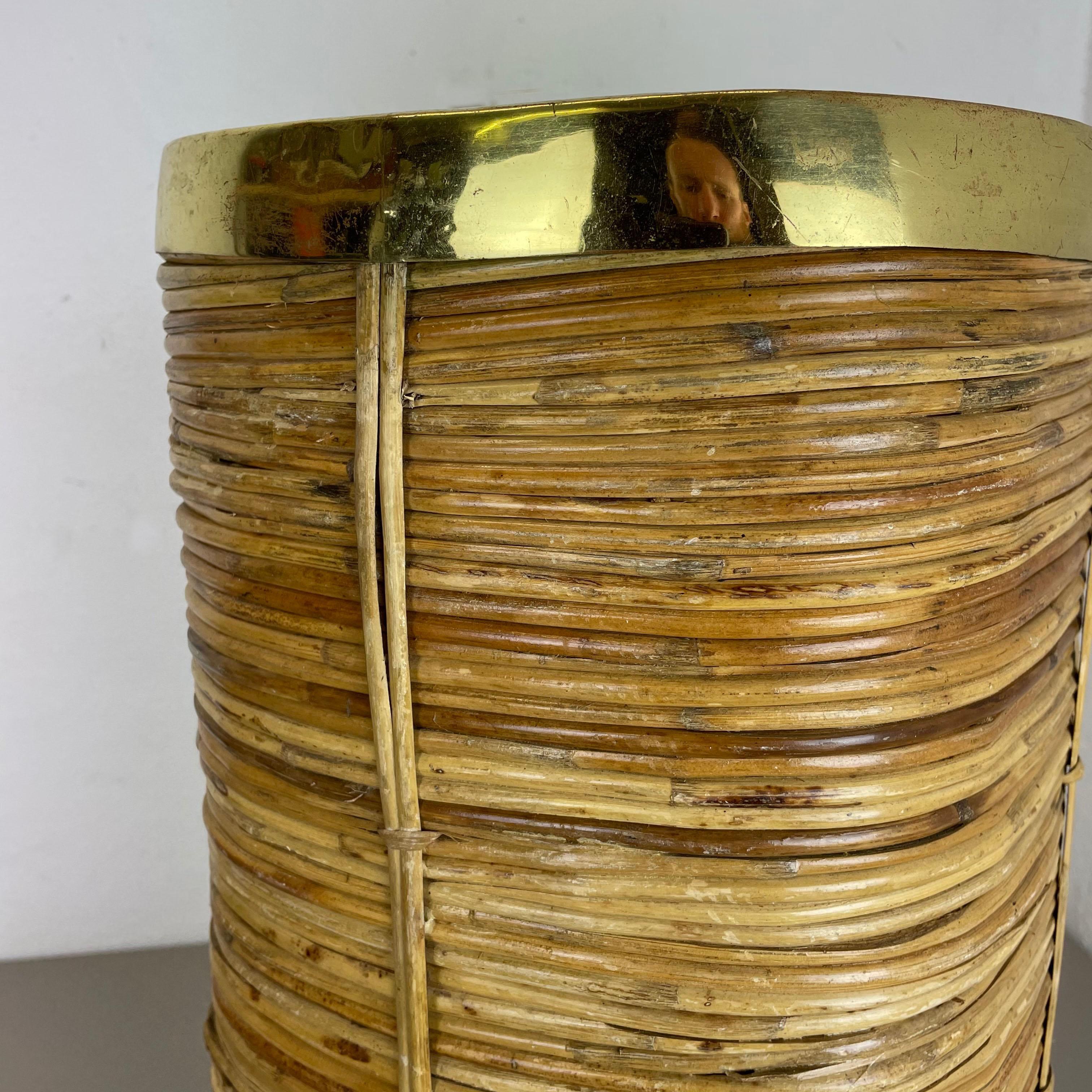 Aubock Style Mid-Century Rattan and Brass Bauhaus Waste Paper Bin, France, 1960s For Sale 7
